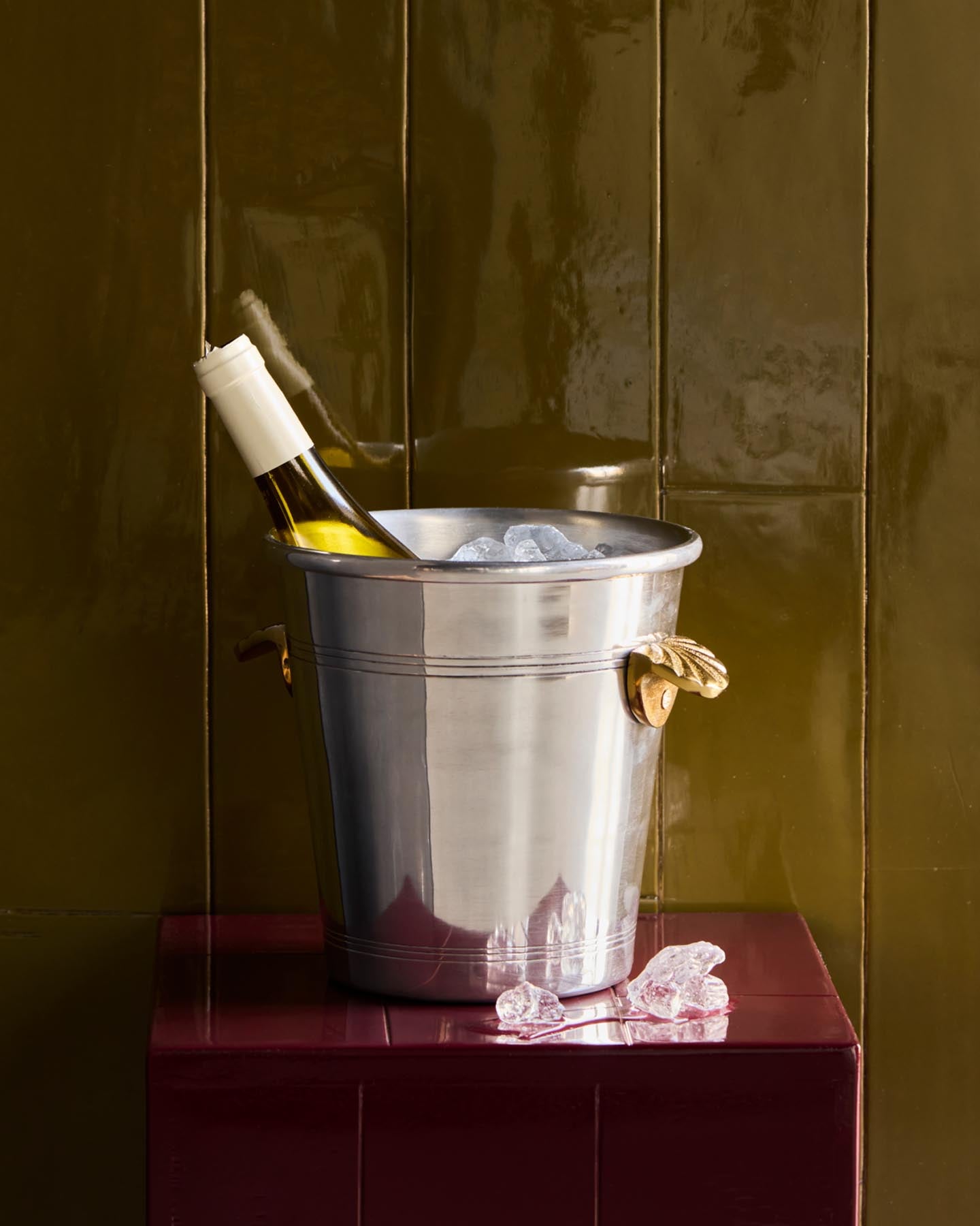 Stilvoller Weinkühler HDVind im edlen Antiksilber-Finish von House Doctor – perfektes Accessoire für Ihre Hausbar und besondere Anlässe.