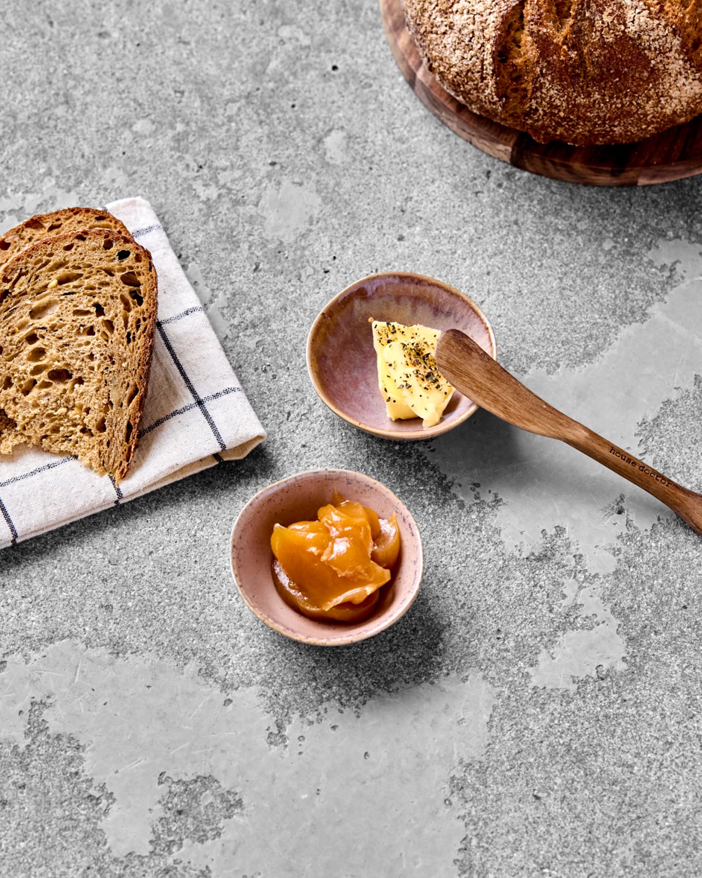 Entdecken Sie die handgefertigten Schalen HDVida Rose von House Doctor – stilvoll, vielseitig und perfekt für jeden Anlass.