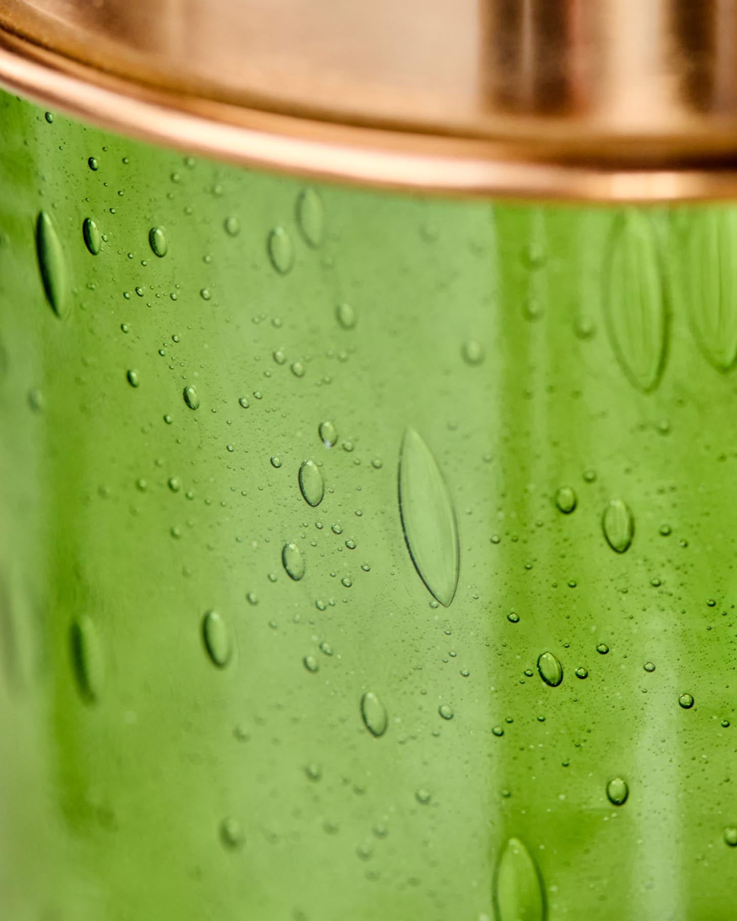 Entdecken Sie die elegante Laterne HDOmay in Grün von House Doctor – ein Set aus zwei einzigartigen Teelichthaltern, die stilvolle Akzente setzen.