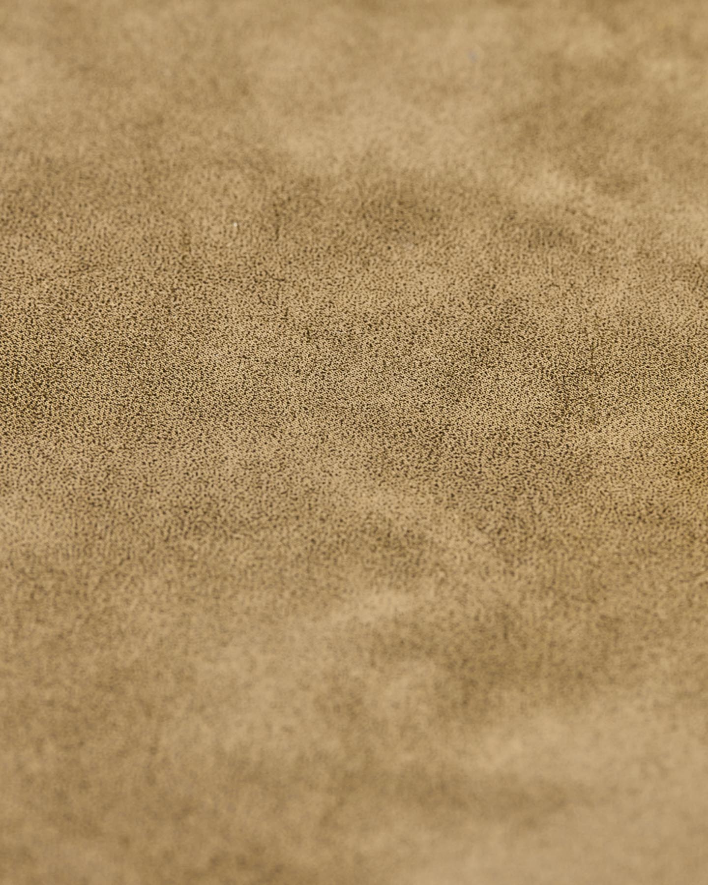 Entdecken Sie den Lounge-Sessel HDComma in Khaki von House Doctor – ein stilvolles Möbelstück, das Komfort und modernes Design vereint.