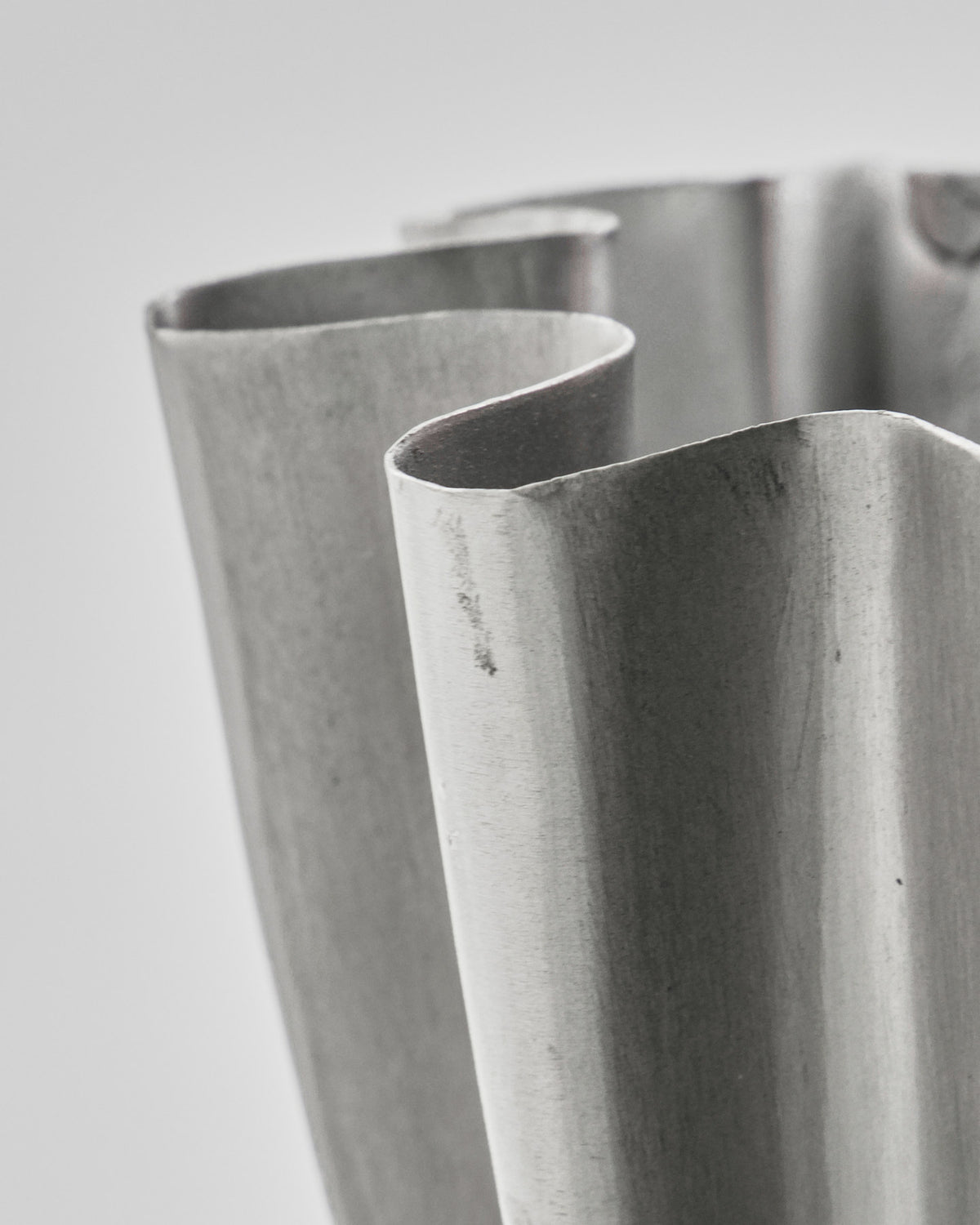 Vase, HDFlood, Gebürstetes Silber-Finish in Gebürstetes Silber-Finish präsentiert im Onlineshop von KAQTU Design AG. Vase ist von House Doctor