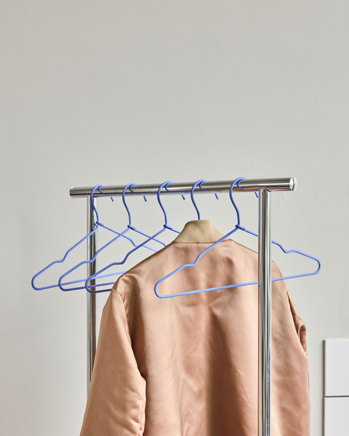 Kleiderbügel, HDWire, Blau in Blue präsentiert im Onlineshop von KAQTU Design AG. Kleiderhaken ist von House Doctor