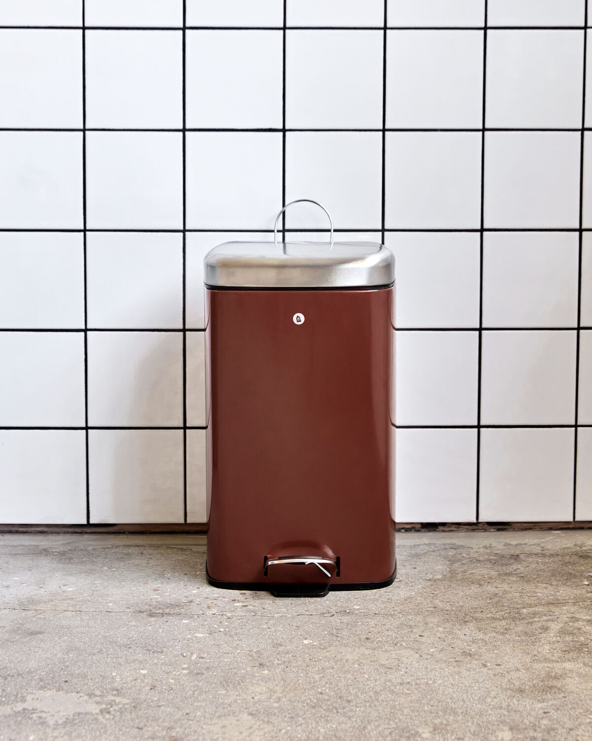 Stilvoller Mülleimer aus Terrakotta von House Doctor, perfekt für eine moderne und ansprechende Abfalllösung in jedem Raum.