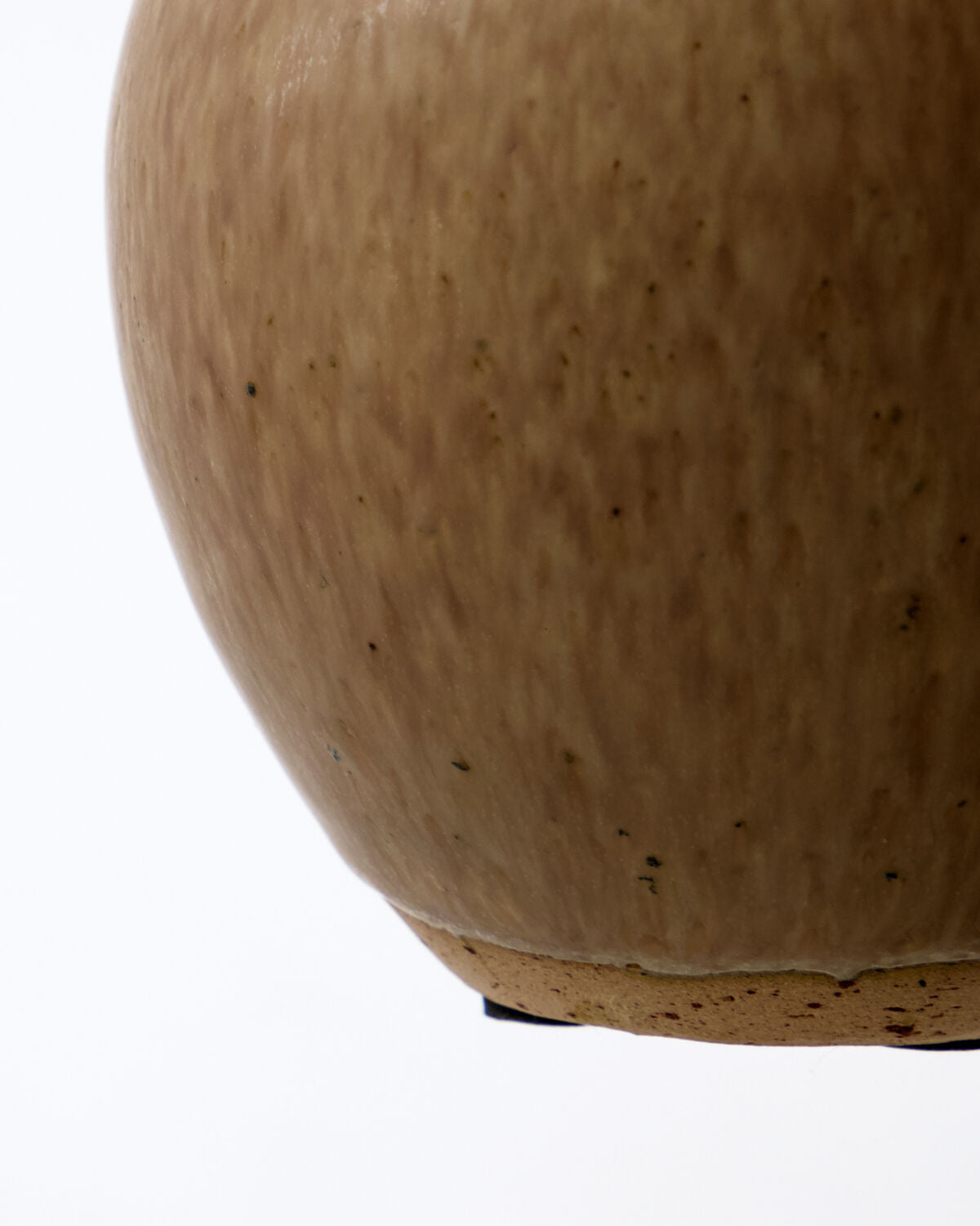 Stilvolle beige Vase HDTino von House Doctor, perfekt für kreative Blumendekorationen und als modernes Wohnaccessoire.