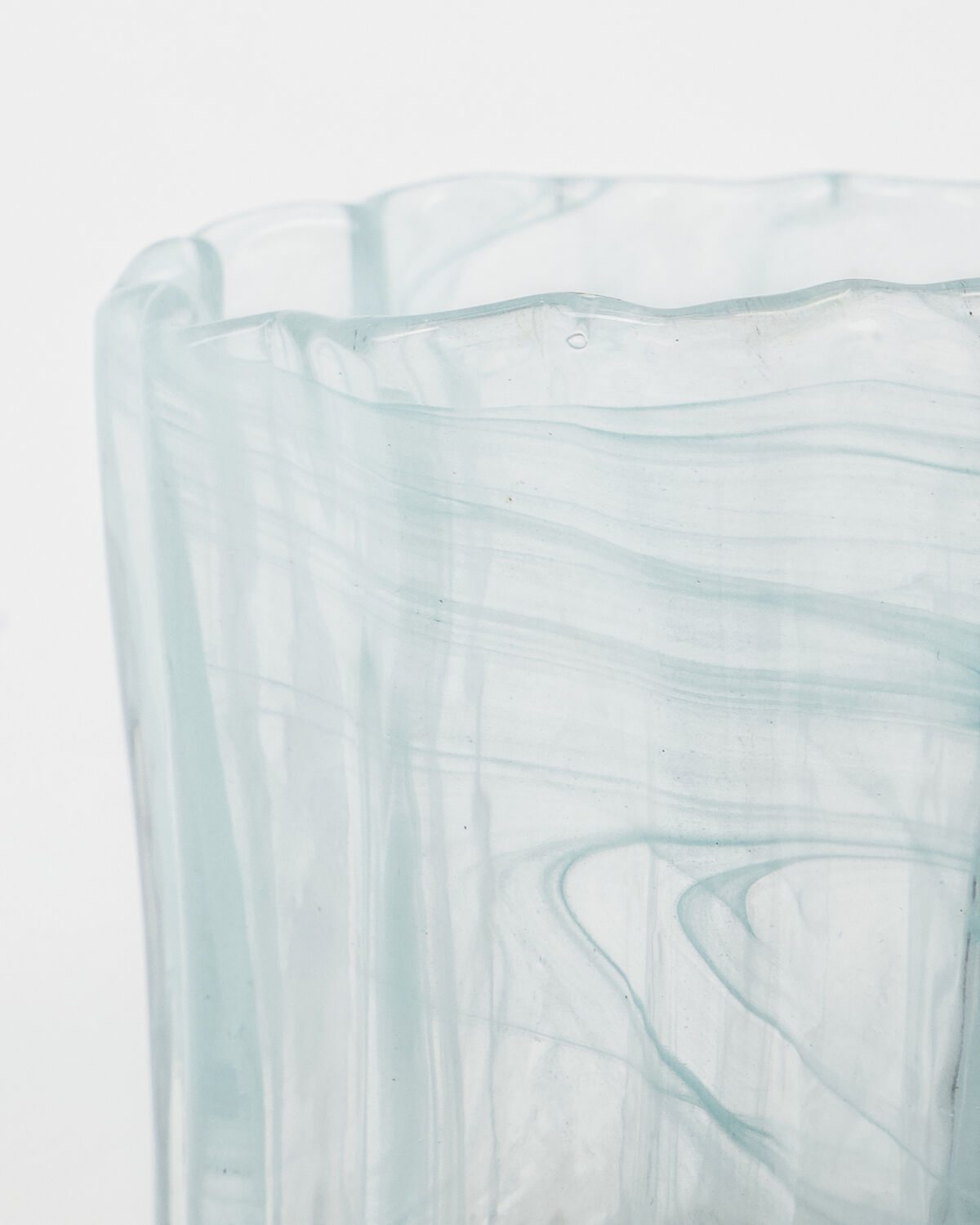 Moderner Teelichthalter HDCurl in Blau von House Doctor, perfekt für eine gemütliche Atmosphäre und geschmackvolle Dekoration in Ihrem Zuhause.