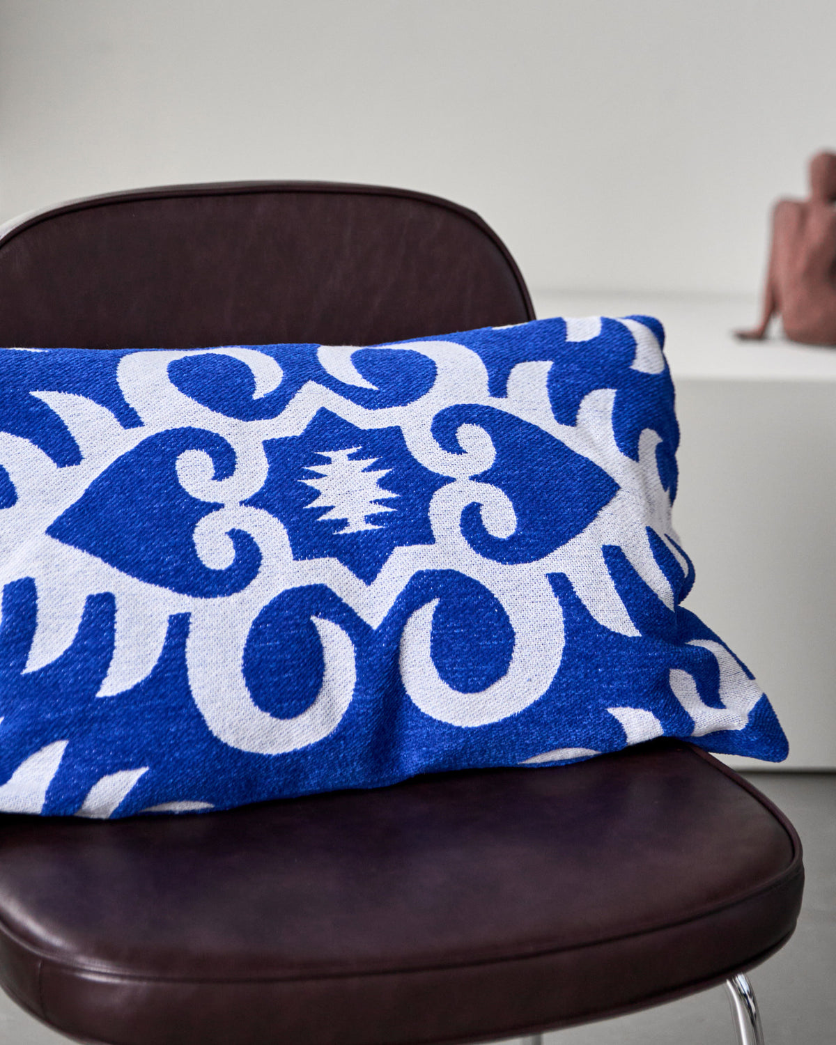 Kissenbezug, HDAmici, Blau, Off-White in Blue präsentiert im Onlineshop von KAQTU Design AG. Deko Kissenbezug ist von House Doctor