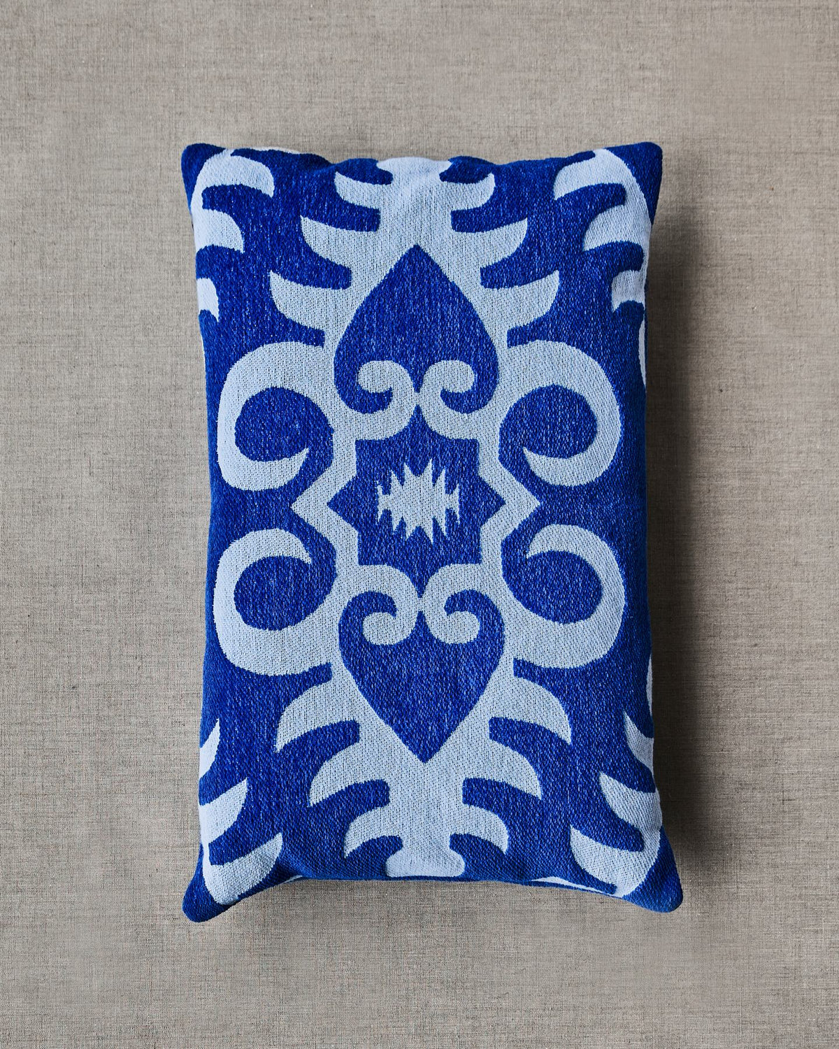 Kissenbezug, HDAmici, Blau, Off-White in Blue präsentiert im Onlineshop von KAQTU Design AG. Deko Kissenbezug ist von House Doctor