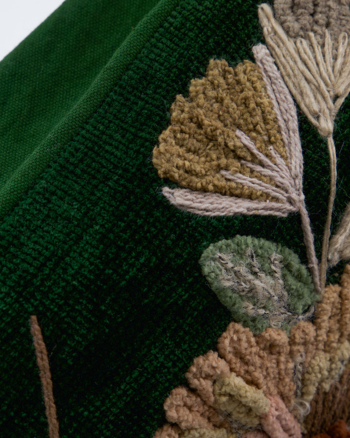 Grüner Kissenbezug HDBota aus Baumwolle und Viskose mit aufgesticktem Blumenmuster
