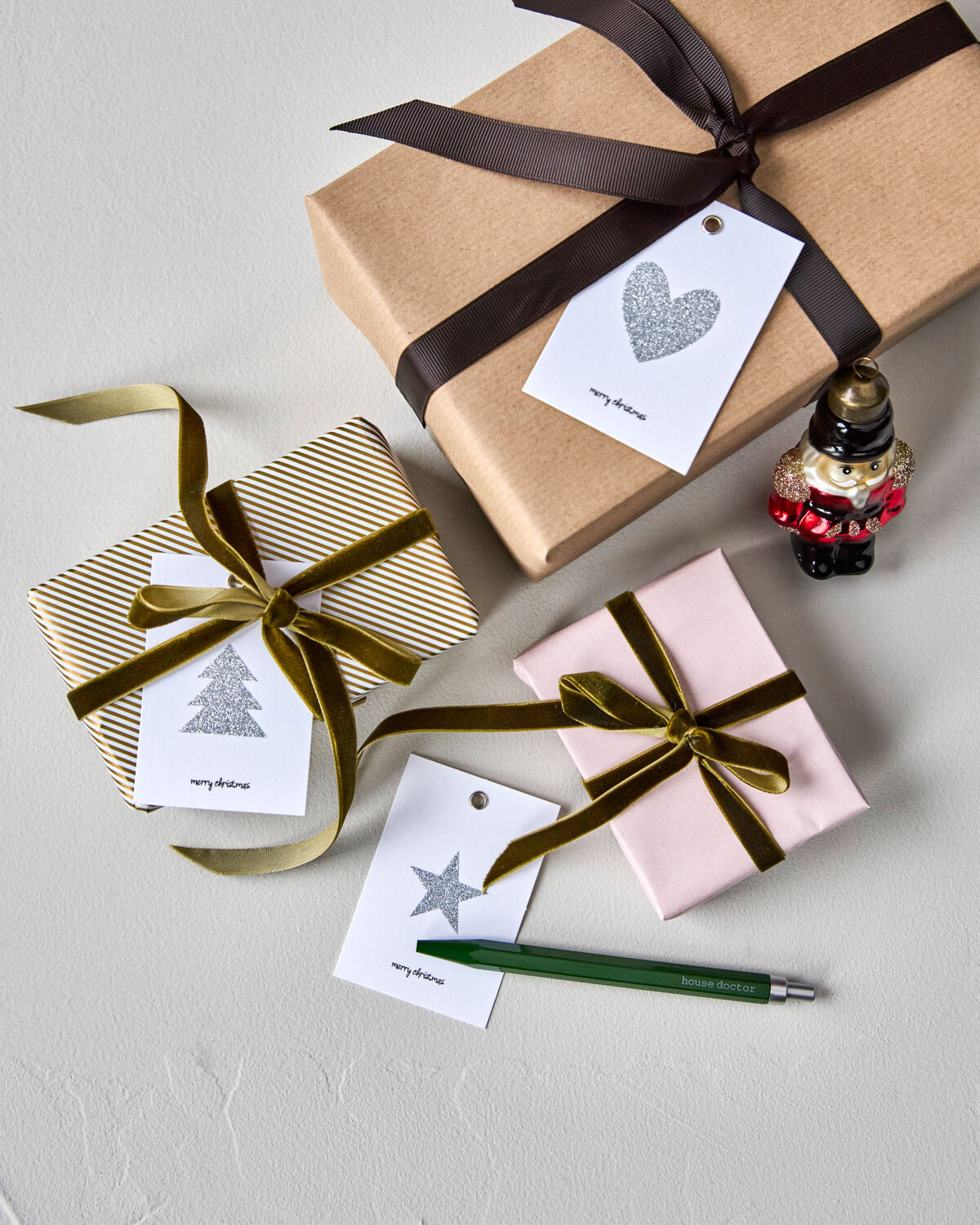 Geschenkanhänger, HDGlitr, Silber m. Glitzer in Silver w. glitter präsentiert im Onlineshop von KAQTU Design AG. Geschenkzubehör ist von House Doctor