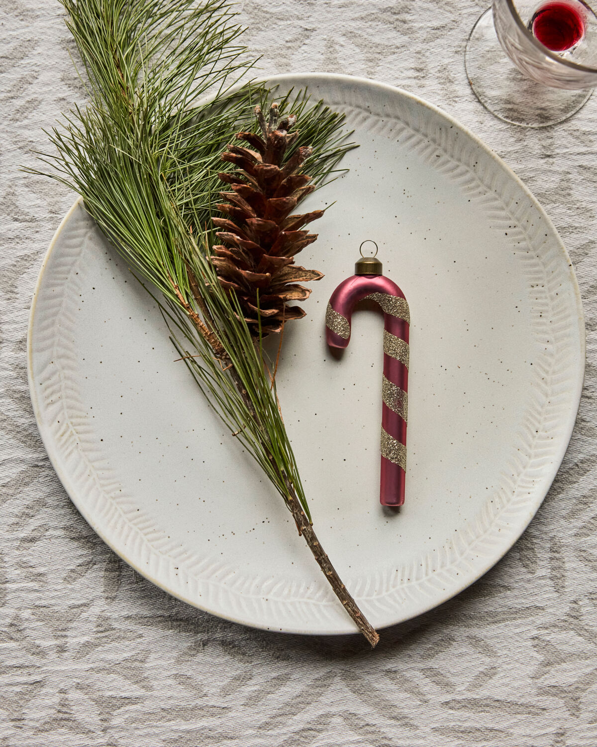 Eleganter Weihnachtsschmuck in Staubrot von House Doctor, ideal für festliche Dekoration und stimmungsvolle Akzente in Ihrem Zuhause.