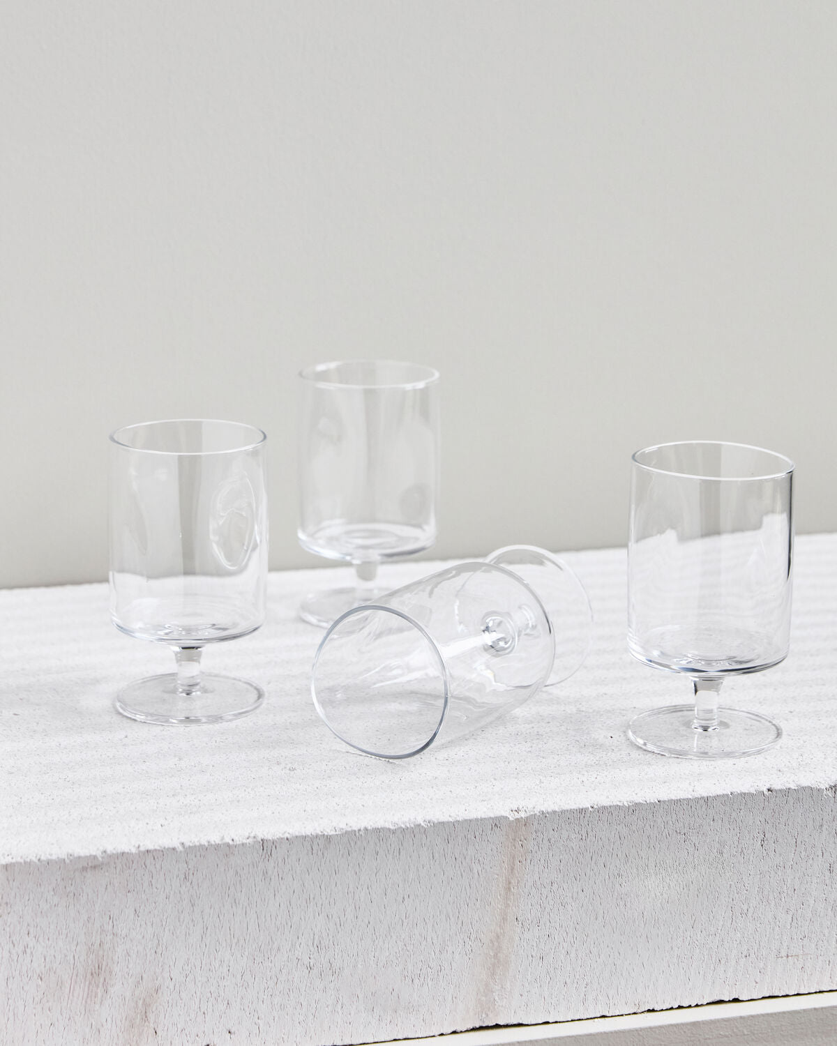 Elegantes, klares Weinglas von House Doctor, ideal für jeden Anlass. Perfekte Form für Weinliebhaber und stilvolle Tischdekoration.