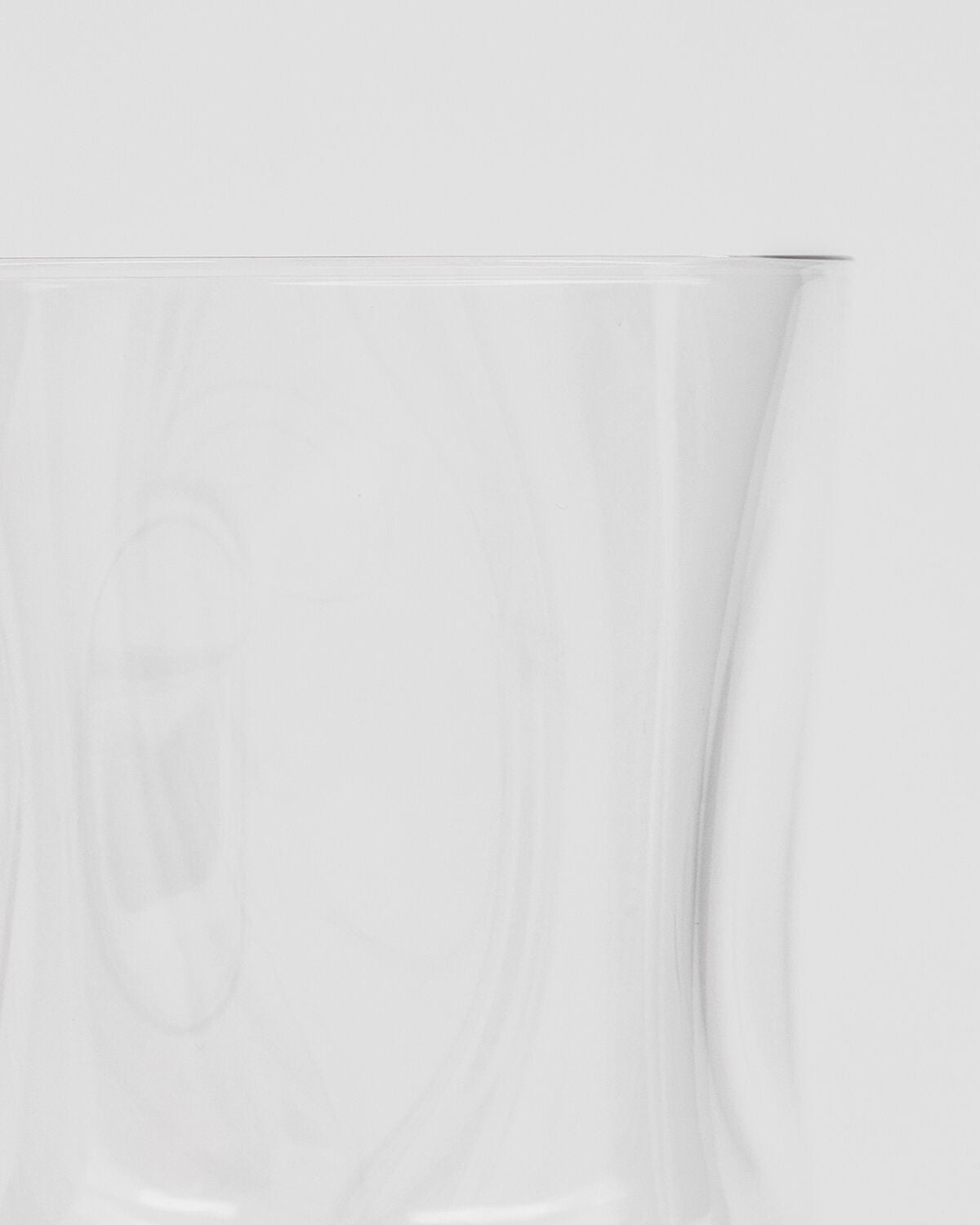 Elegantes Weinglas von House Doctor, perfekt für stilvolle Anlässe. Klare Linien und zeitloses Design für jeden Weinliebhaber.