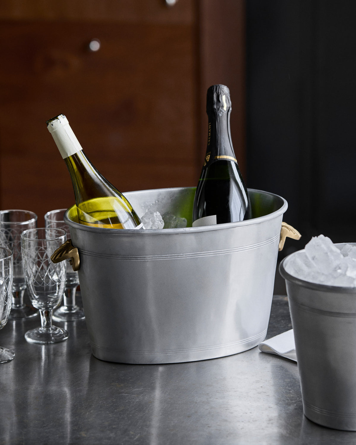 Weinkühler, HDVind, Antiksilber-Finish in Antique silver finish präsentiert im Onlineshop von KAQTU Design AG. Flaschenkühler ist von House Doctor