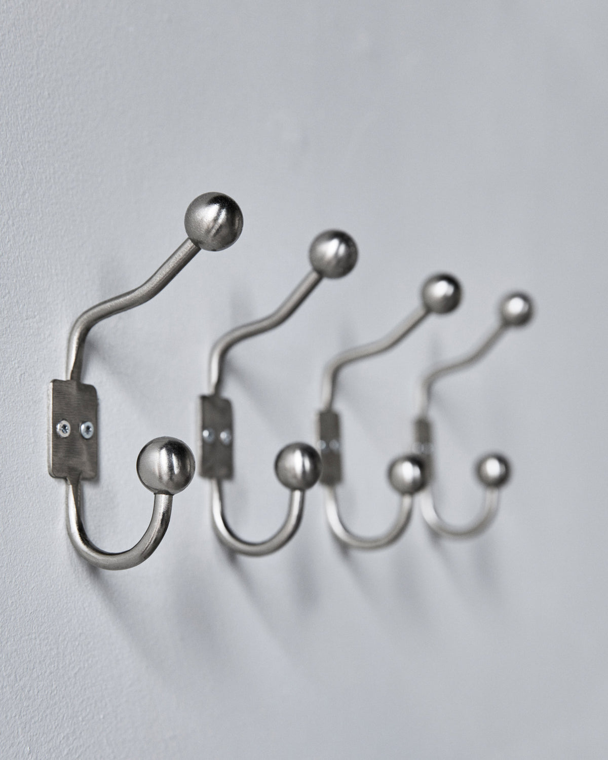 Haken, HDBall, Silber-Finish in Silver finish präsentiert im Onlineshop von KAQTU Design AG. Kleiderhaken ist von House Doctor