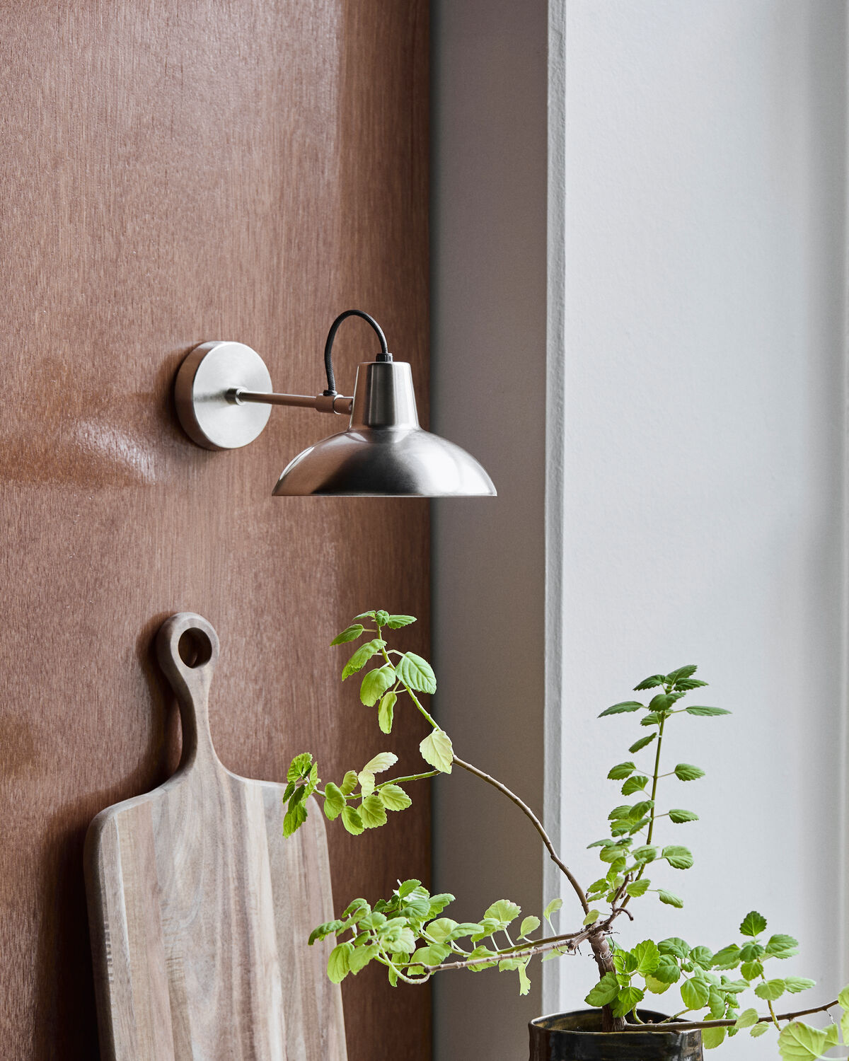 Wandleuchte, HDDesk, Gebürstetes Silber-Finish in Brushed silver finish präsentiert im Onlineshop von KAQTU Design AG. Wandleuchte ist von House Doctor