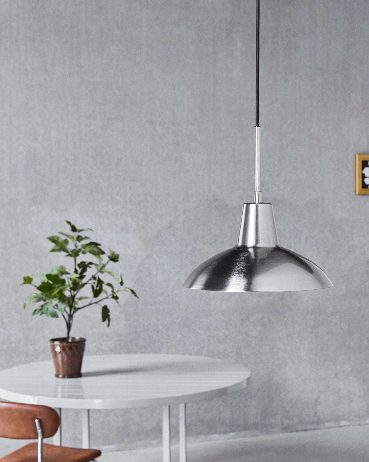 Lampe, HDDesk, Gebürstetes Silber-Finish in Brushed silver finish präsentiert im Onlineshop von KAQTU Design AG. Pendelleuchte ist von House Doctor