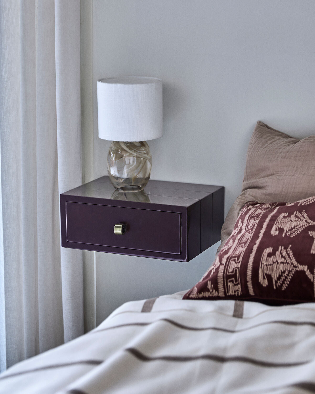Regal, HDBedsi, Maulbeere in Mulberry präsentiert im Onlineshop von KAQTU Design AG. Beistelltisch ist von House Doctor