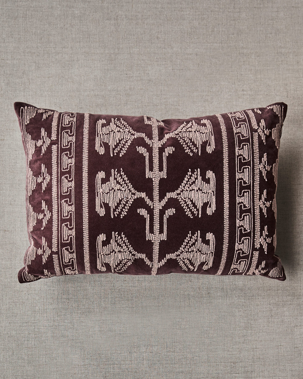 Kissen, HDHarlov, Bitterschokolade in Bitter chocolate präsentiert im Onlineshop von KAQTU Design AG. Deko Kissenbezug ist von House Doctor