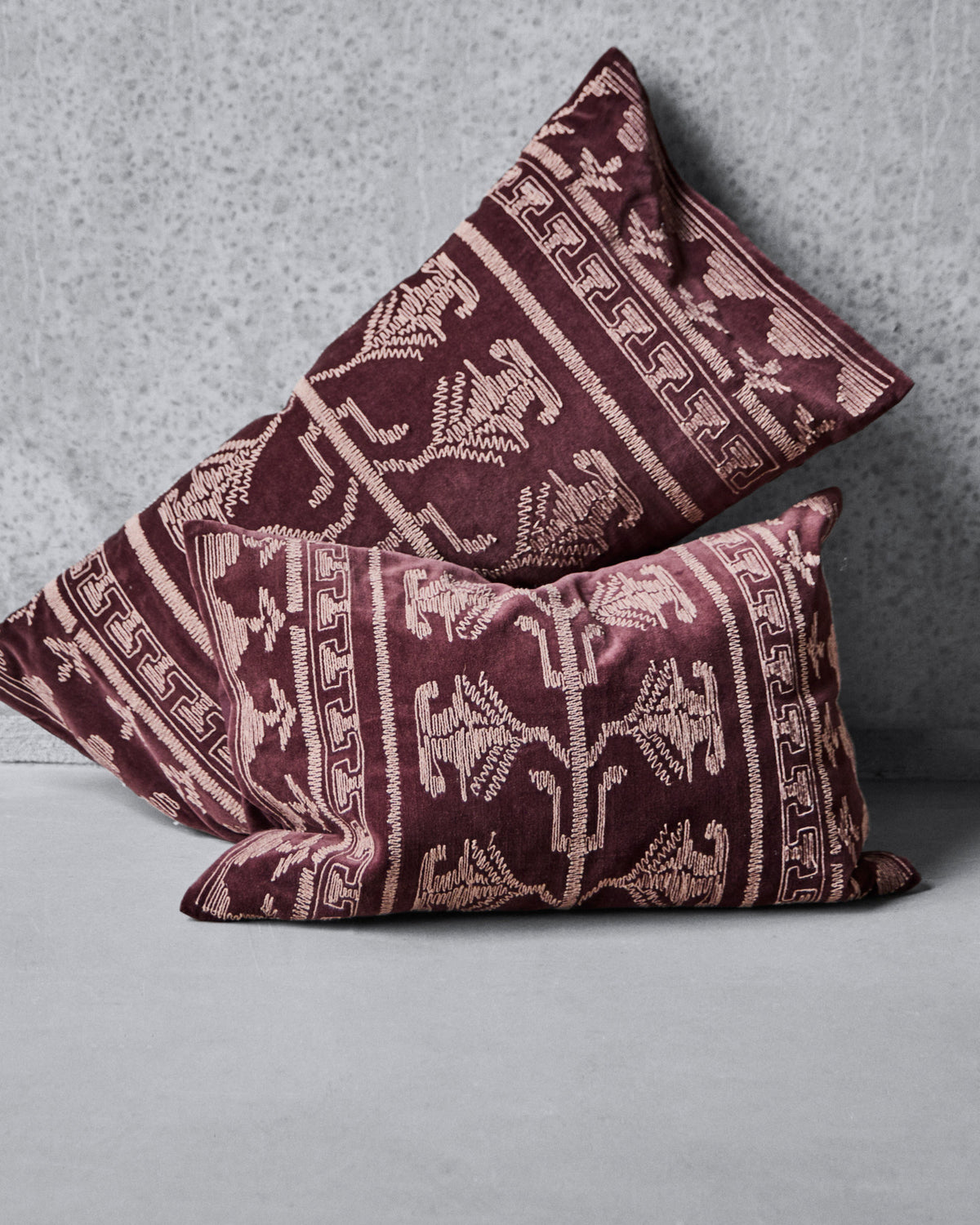Kissen, HDHarlov, Bitterschokolade in Bitter chocolate präsentiert im Onlineshop von KAQTU Design AG. Deko Kissenbezug ist von House Doctor