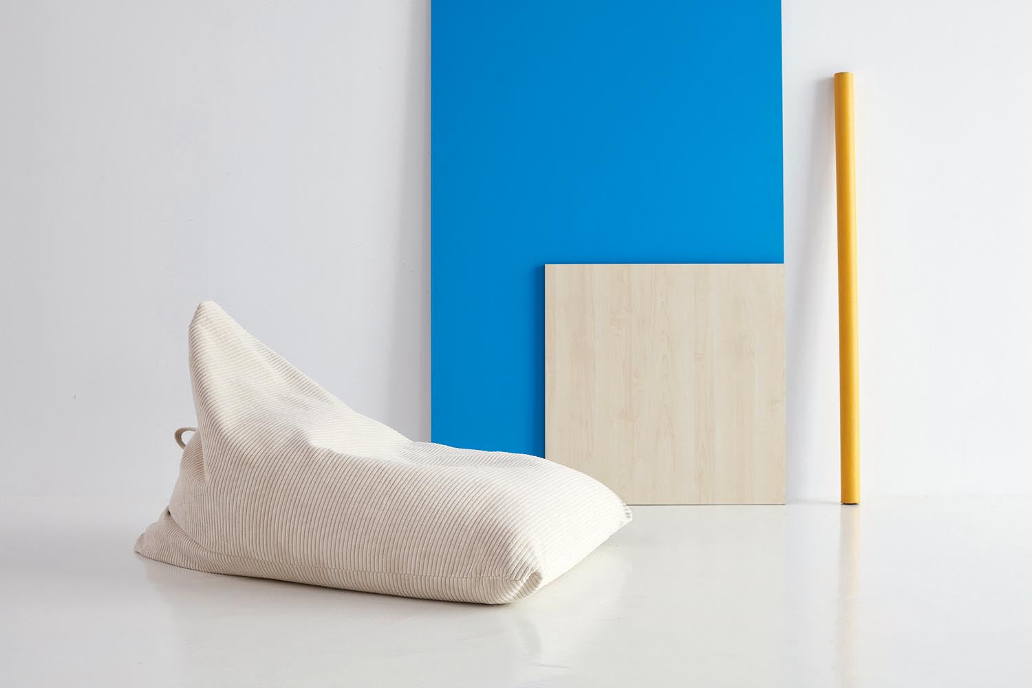 Soft Peak Sitzsack in 594 Corduroy Ivory präsentiert im Onlineshop von KAQTU Design AG. Sitzsack ist von Innovation Living