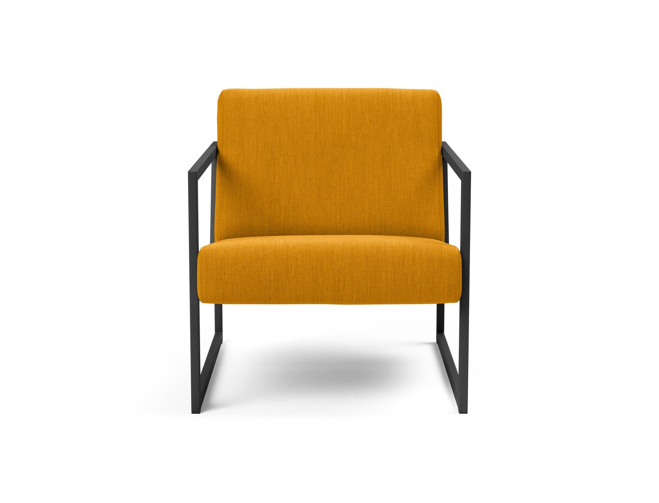 Entdecken Sie den Vikko Sessel mit Armlehnen von Innovation Living – stilvoll, komfortabel und perfekt für jedes Zuhause.