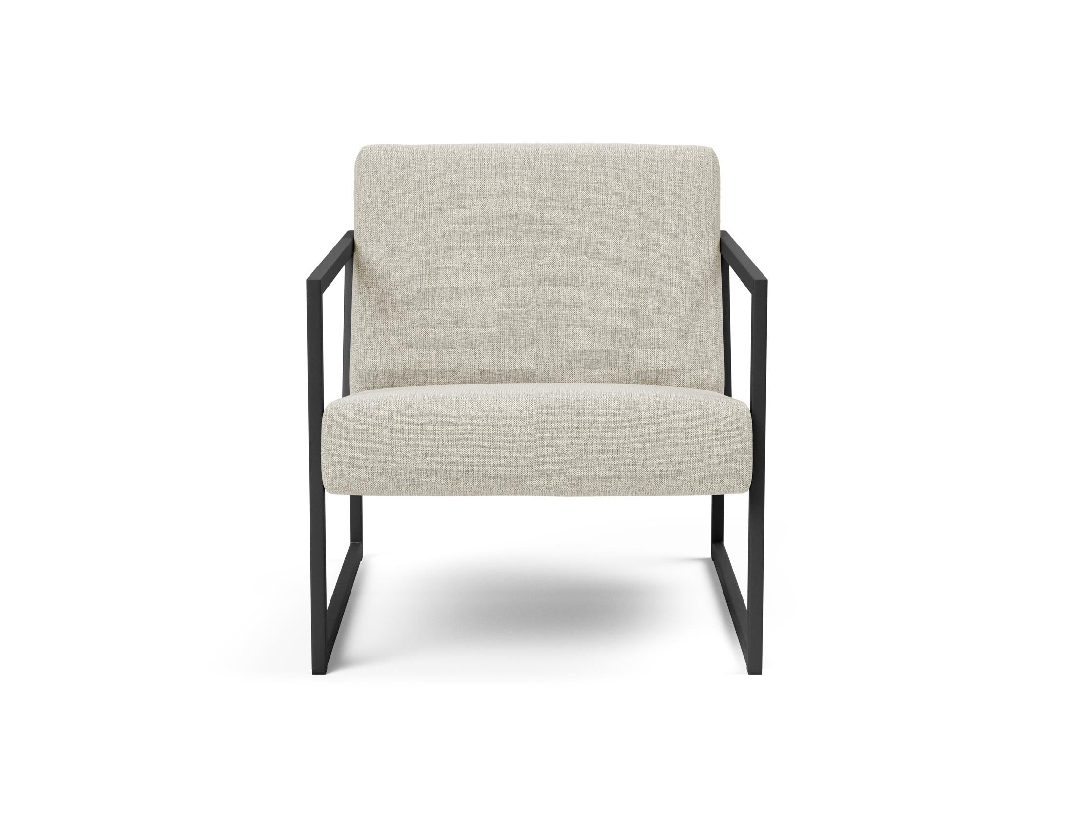 Erleben Sie den Vikko Sessel mit Armlehnen von Innovation Living – ein elegantes Möbelstück, das Komfort und modernes Design vereint.