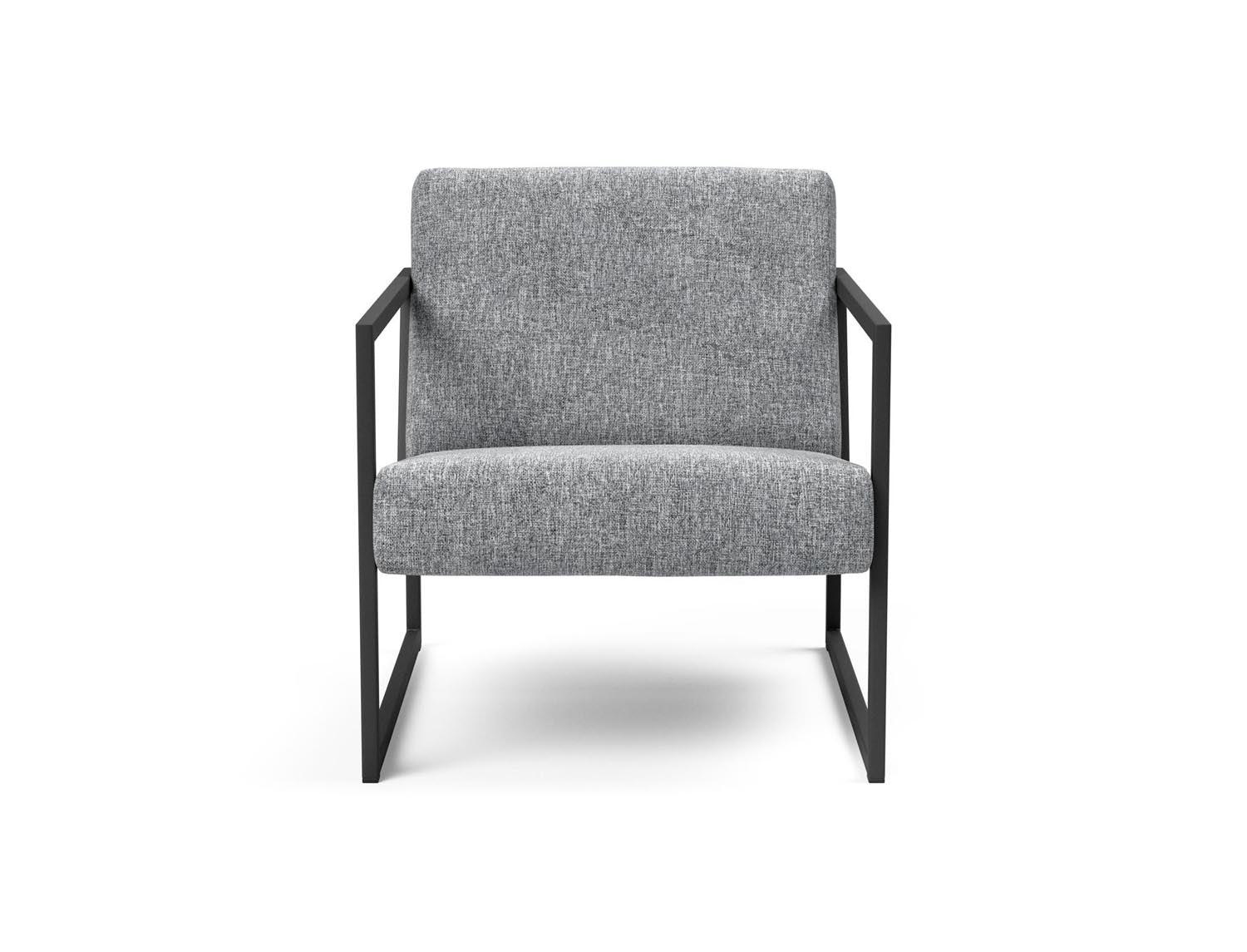 Entdecken Sie den Vikko Sessel mit Armlehnen von Innovation Living: stilvolles Design, langlebige Materialien und ergonomischer Komfort für Ihr Zuhause.