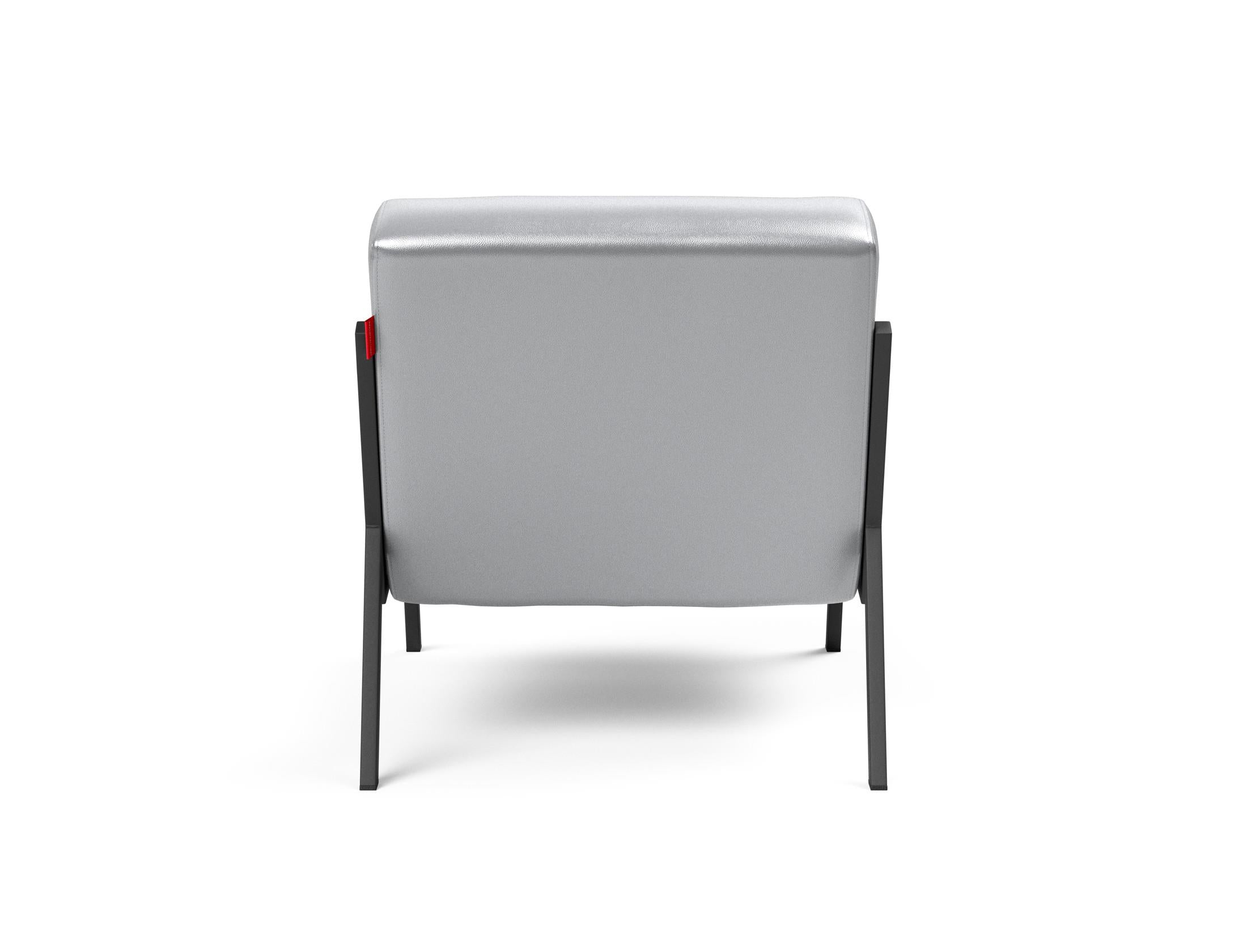 Entdecken Sie den Vikko Sessel von Innovation Living – ein elegantes Möbelstück, das Komfort und Funktionalität perfekt vereint.