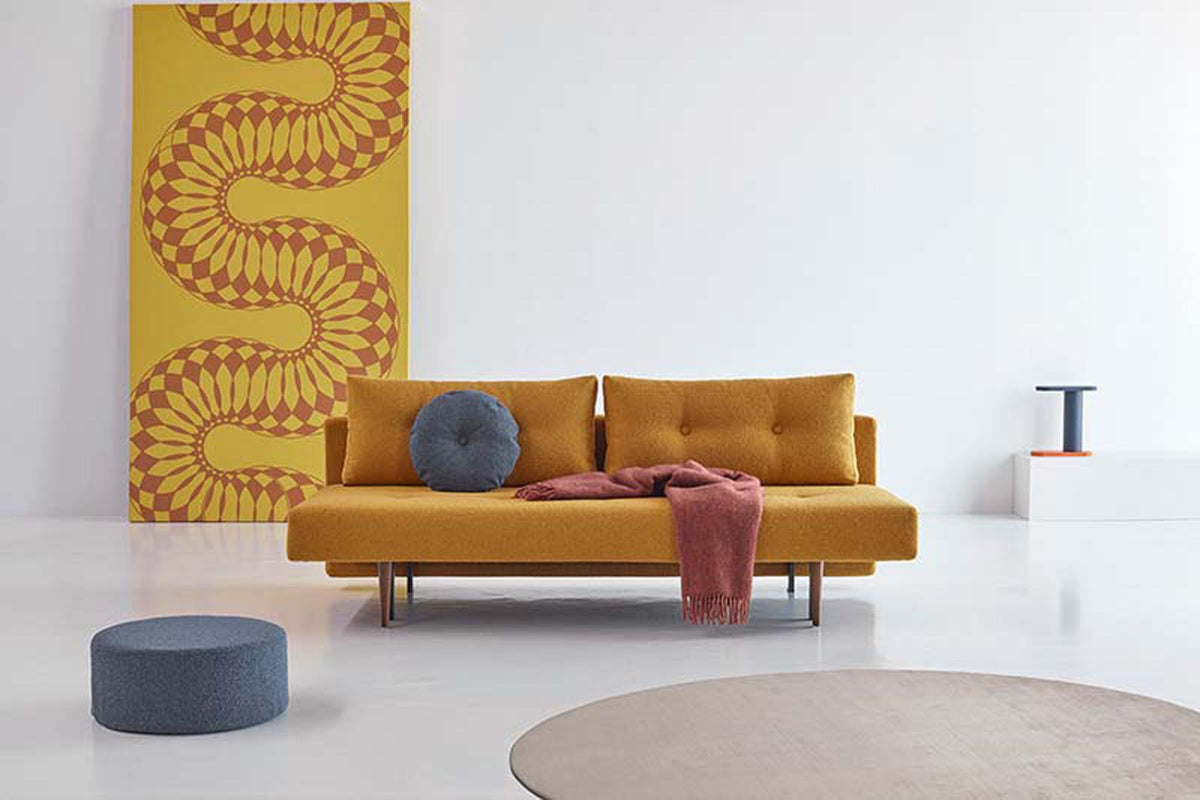 Recast Schlafsofa 140 Dunkel Styletto in 536 Bouclé Ochre präsentiert im Onlineshop von KAQTU Design AG. Bettsofa ist von Innovation Living