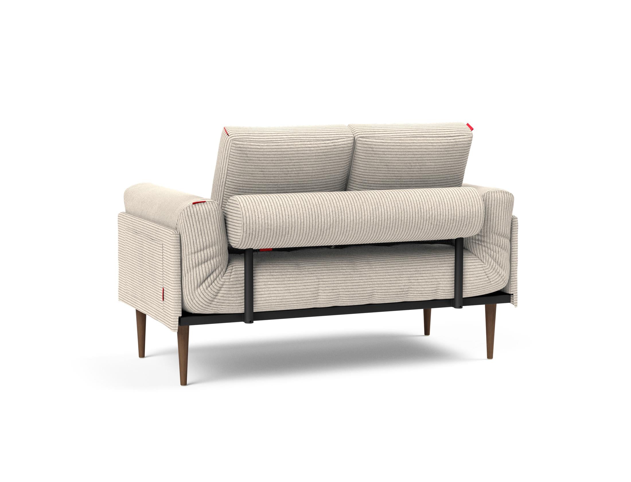 Entdecken Sie das Rollo Styletto Klappsofa 80 – ein elegantes, multifunktionales Sofa, das perfekten Komfort für kleine Wohnräume bietet.