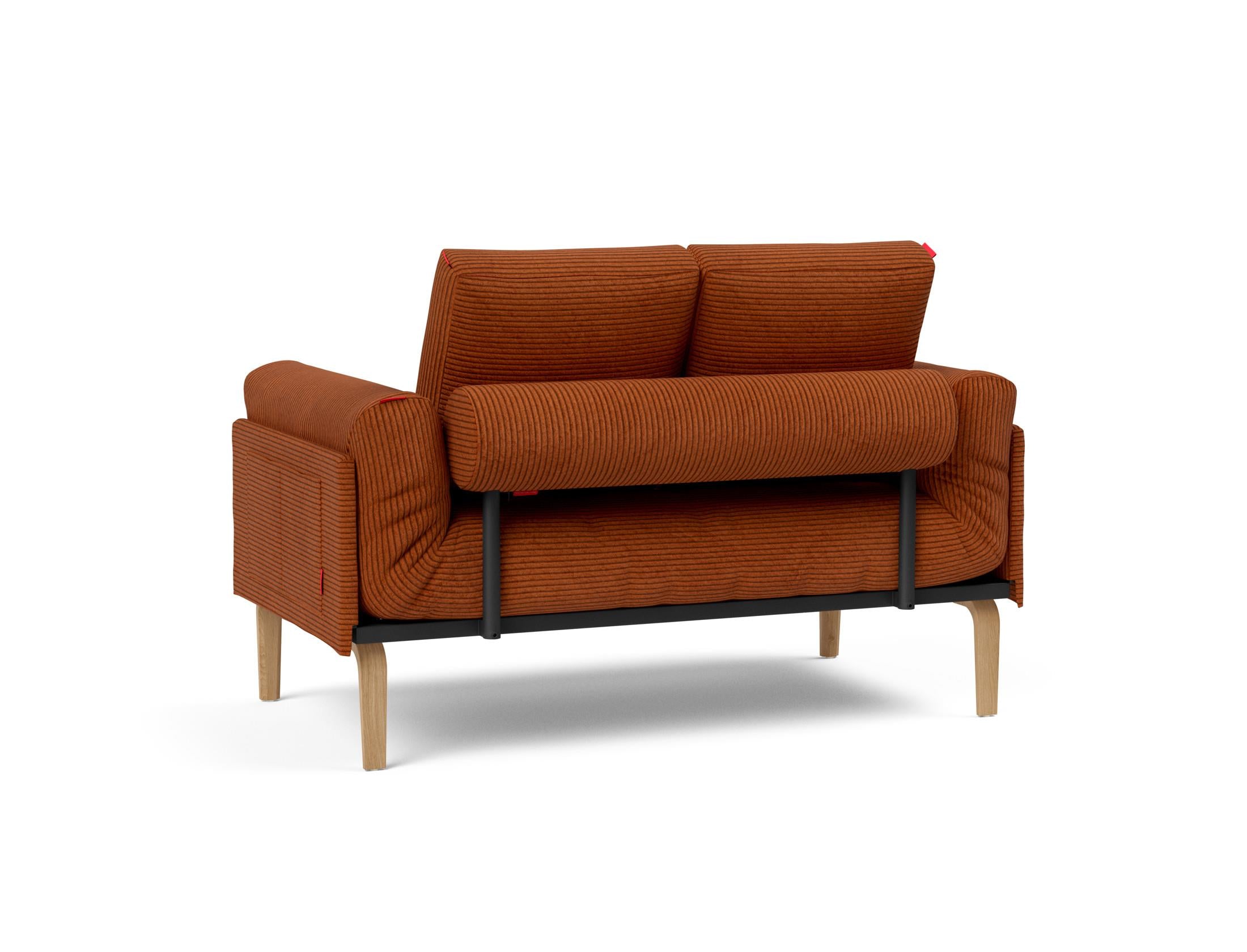 Entdecken Sie das Rollo Bow Klappsofa 80 von Innovation Living – ein elegantes, flexibles Sofa, das sich perfekt für kleine Räume eignet und höchsten Komfort bietet.