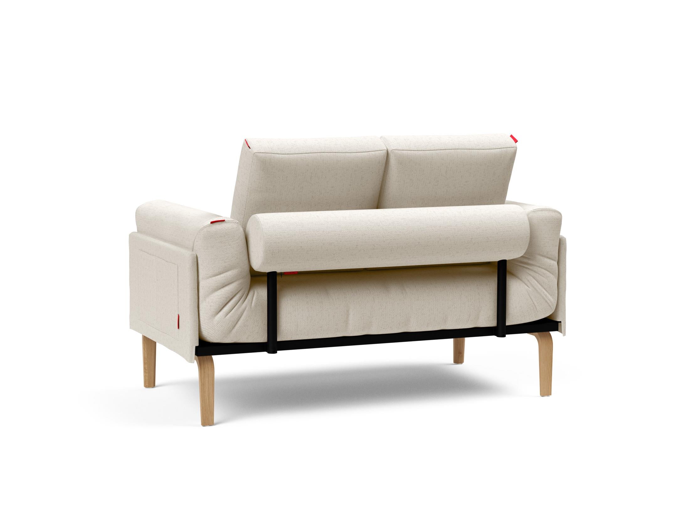 Erleben Sie das Rollo Bow Klappsofa 80 von Innovation Living – ein elegantes, flexibles Sofa, das ideal für kleine Räume ist und höchsten Komfort bietet.