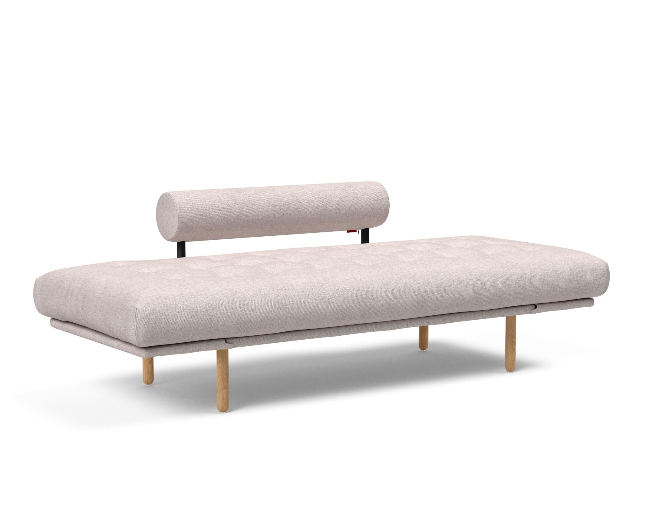 Erleben Sie das Rollo Stem Klappsofa 80 von Innovation Living – ein stilvolles, funktionales Tagesbett, das Komfort und Anpassungsfähigkeit vereint.