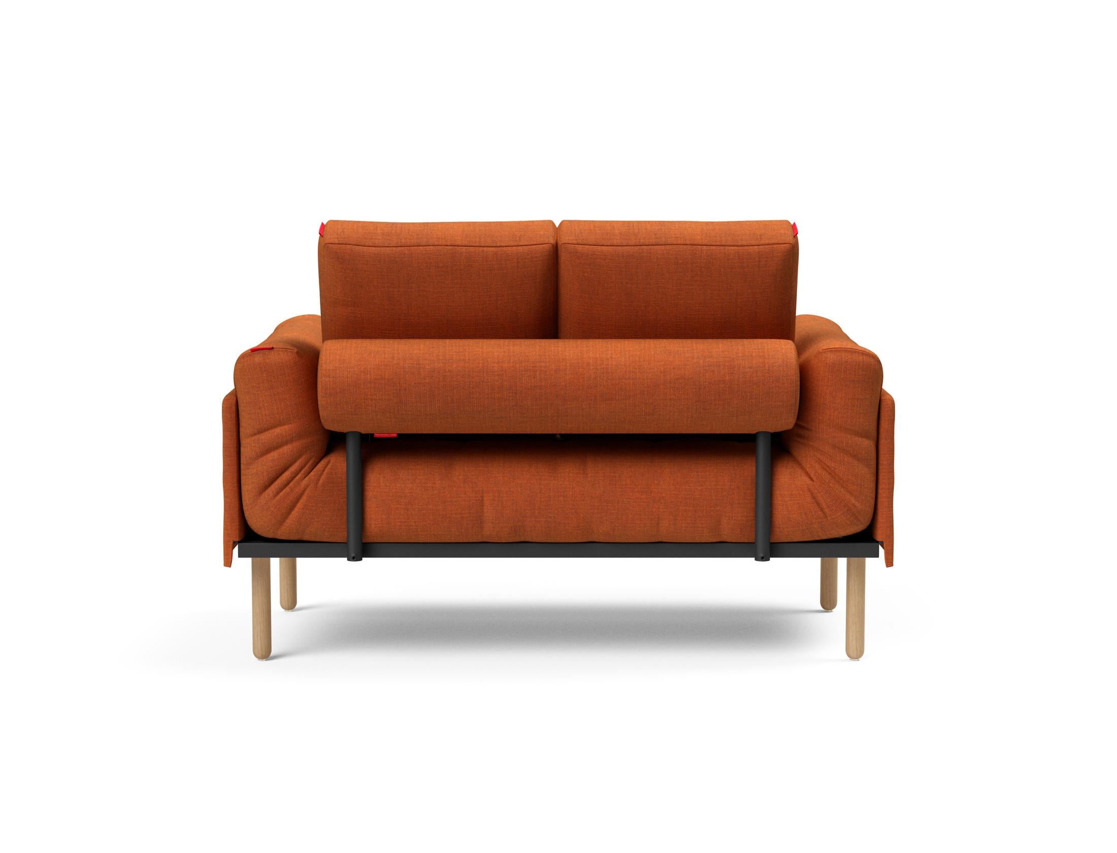 Erleben Sie das Rollo Stem Klappsofa 80 von Innovation Living – ein stilvolles, funktionales Tagesbett, das Komfort und Anpassungsfähigkeit vereint.