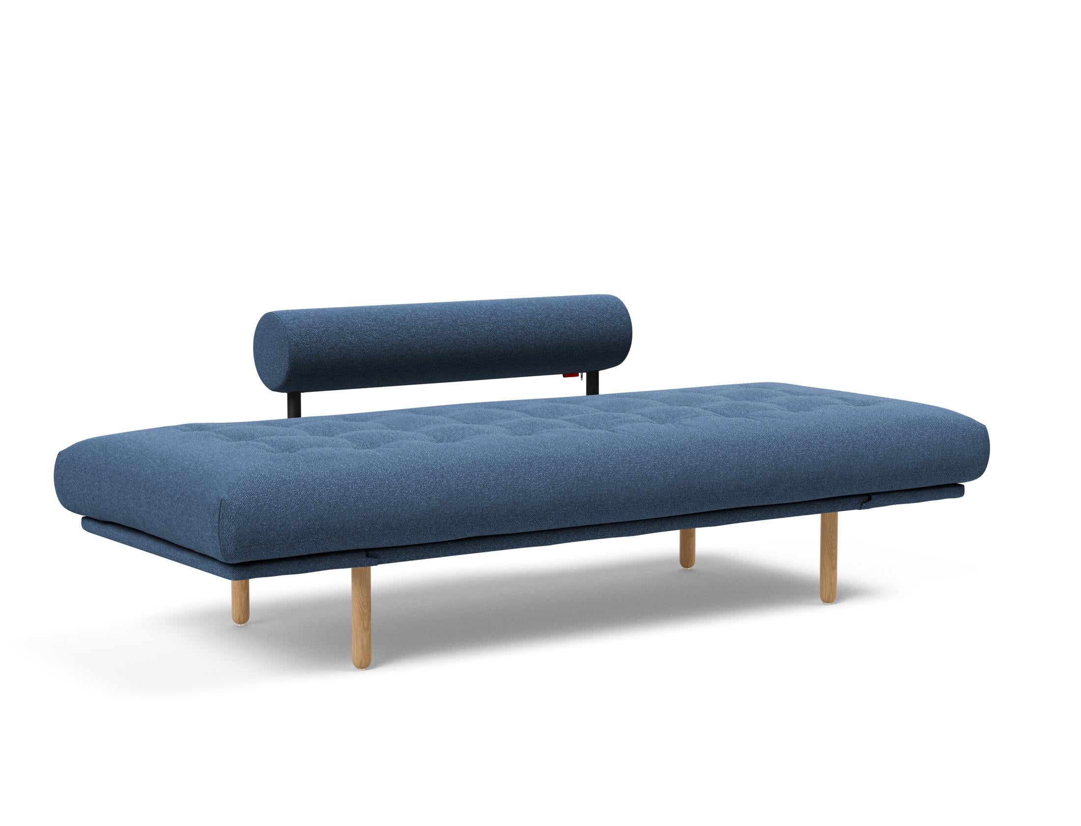 Entdecken Sie das Rollo Stem Klappsofa 80 von Innovation Living – ein elegantes Tagesbett, das durch seine Vielseitigkeit und hochwertigen Materialien besticht.