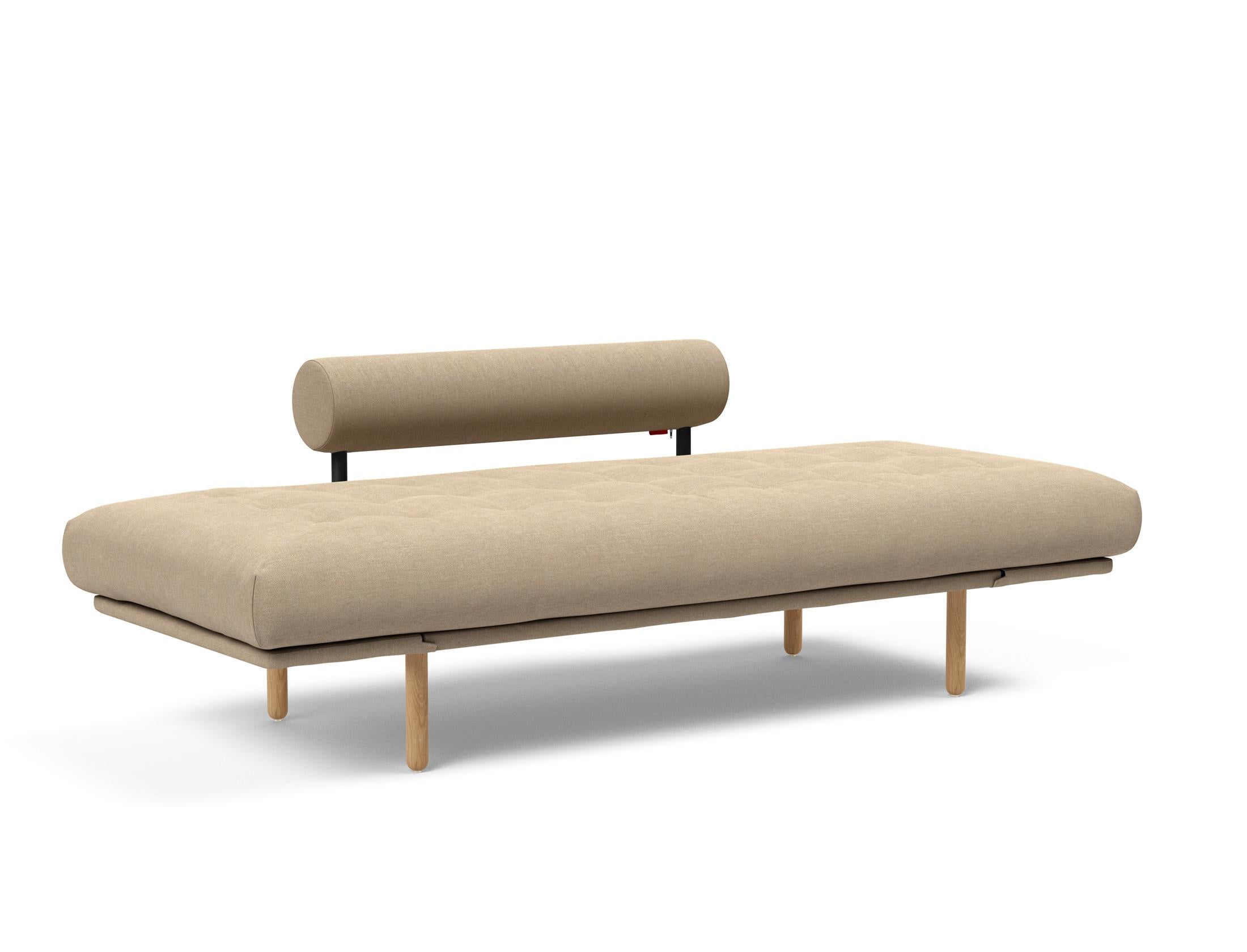 Erleben Sie das Rollo Stem Klappsofa 80 von Innovation Living – ein stilvolles, funktionales Tagesbett, das Komfort und Anpassungsfähigkeit vereint.