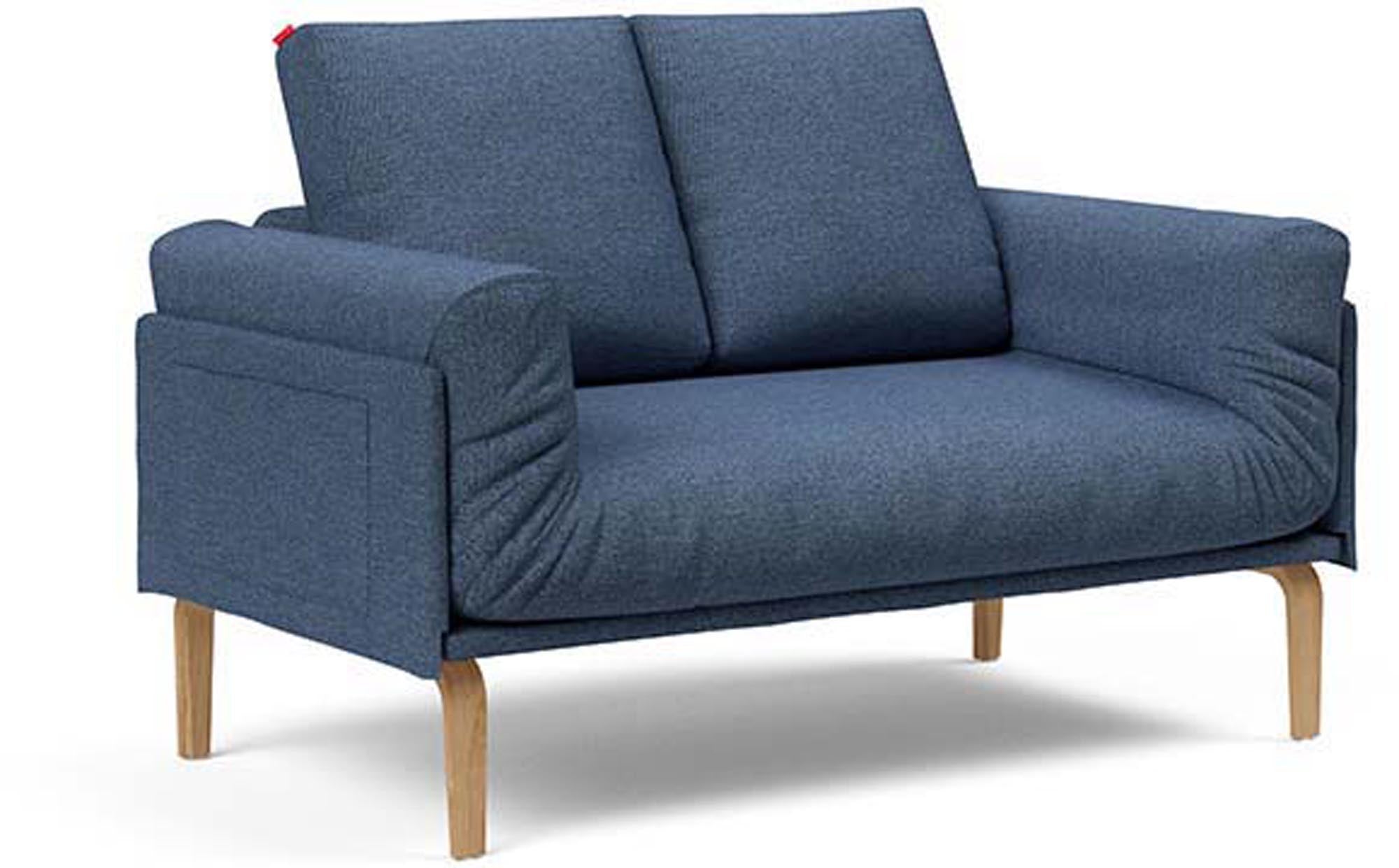 Erleben Sie das Rollo Bow Klappsofa 80 von Innovation Living – ein elegantes Möbelstück mit dem einzigartigen Cover Spring für höchsten Sitzkomfort und Vielseitigkeit.