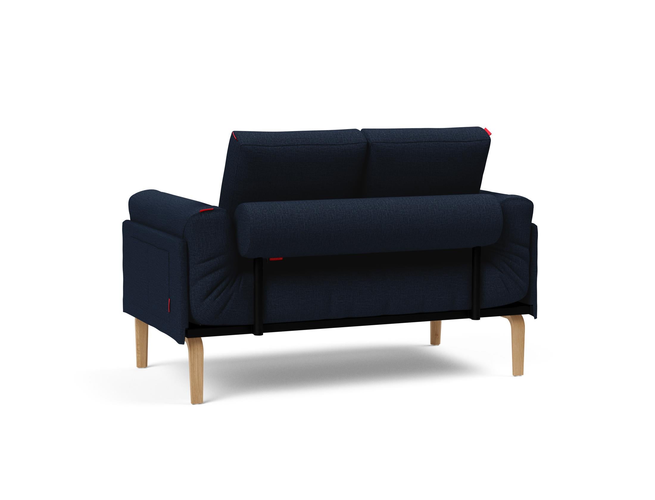 Erleben Sie das Rollo Bow Klappsofa 80 von Innovation Living – ein stilvolles, anpassbares Möbelstück, perfekt für kleine Räume und vielseitige Nutzung.