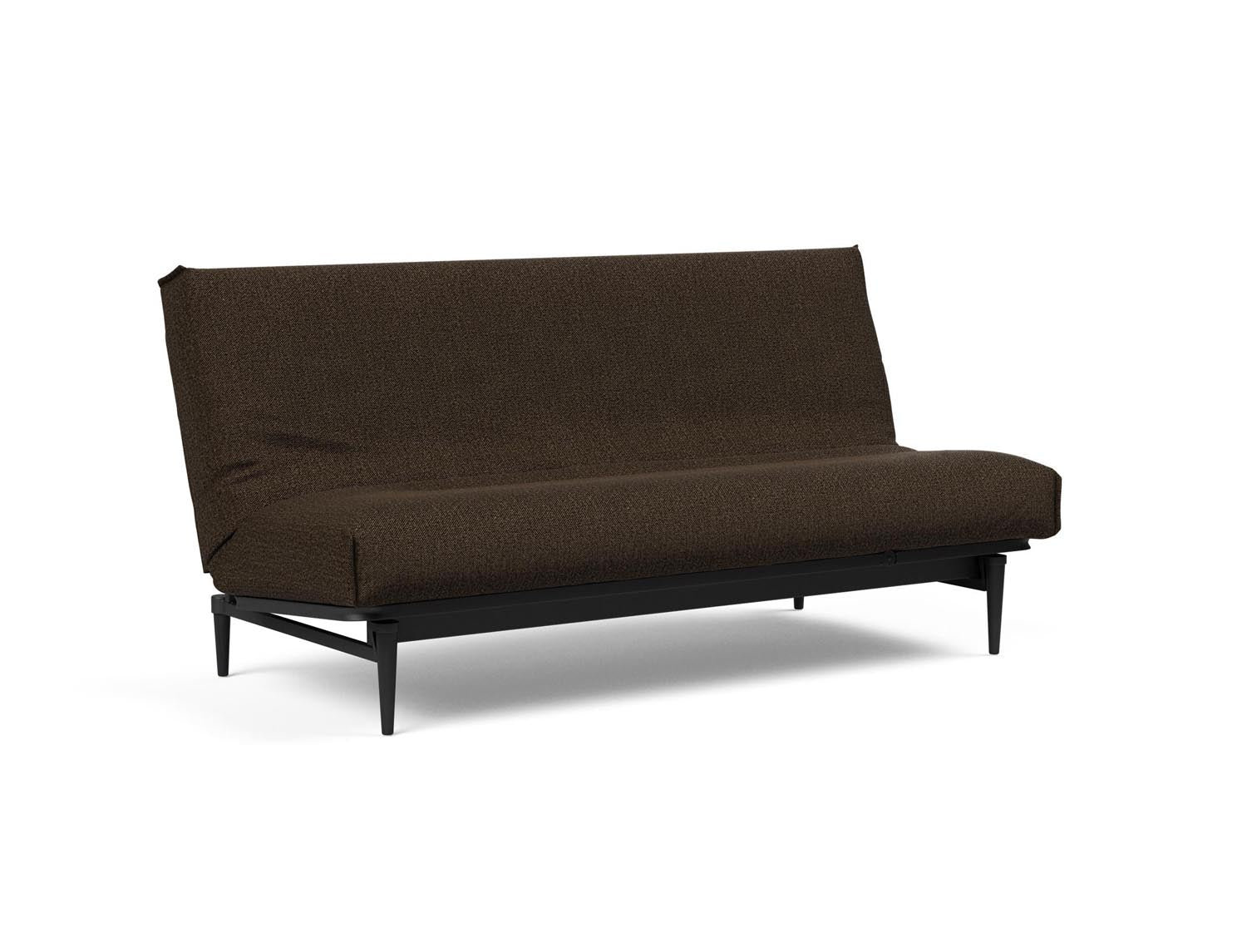 Erleben Sie das stilvolle Colpus Bettsofa 140 in Eiche schwarz mit Nordic Cover – perfekt für zeitgemässe Einrichtung und vielseitige Schlafmöglichkeiten.