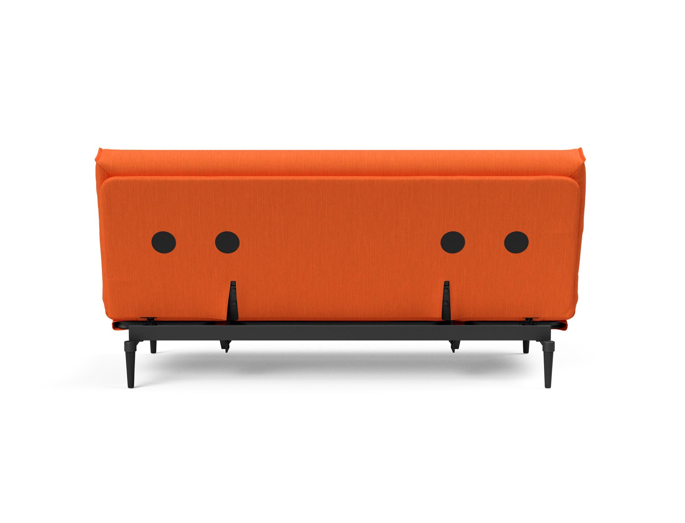 Entdecken Sie das Colpus Bettsofa 140 Nordic Cover in stilvollem Eiche schwarz. Ideal für kompaktes Wohnen, bietet es Komfort und Funktionalität.