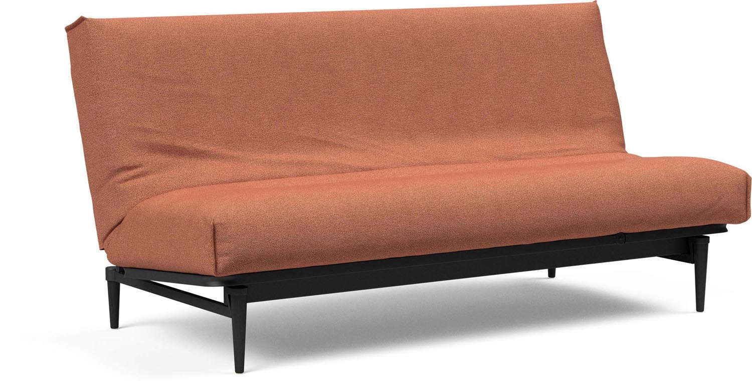 Erleben Sie das Colpus Bettsofa 140 in stilvollem Eiche schwarz mit Nordic Cover – ideal für Komfort und zeitgemässe Eleganz in Ihrem Wohnraum.