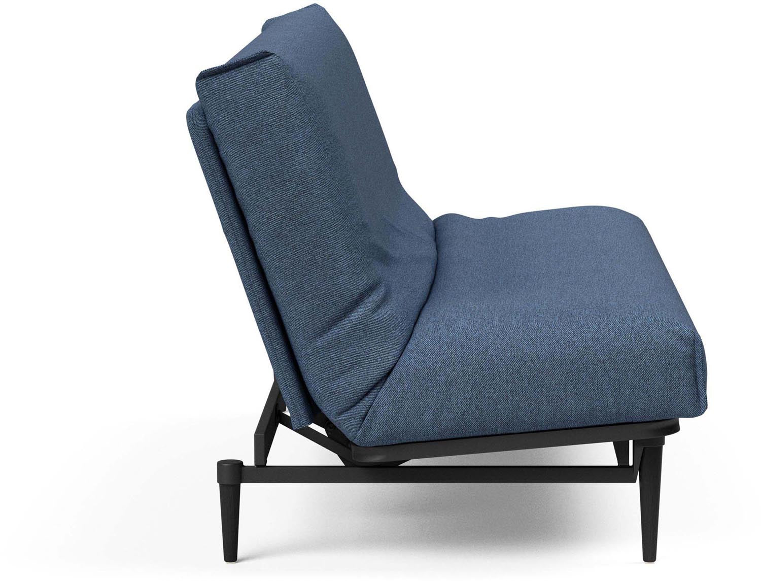 Entdecken Sie das stilvolle Colpus Bettsofa 140 in Eiche schwarz mit Nordic Cover – perfekt für zeitgemässe Einrichtung und gemütliche Nächte.