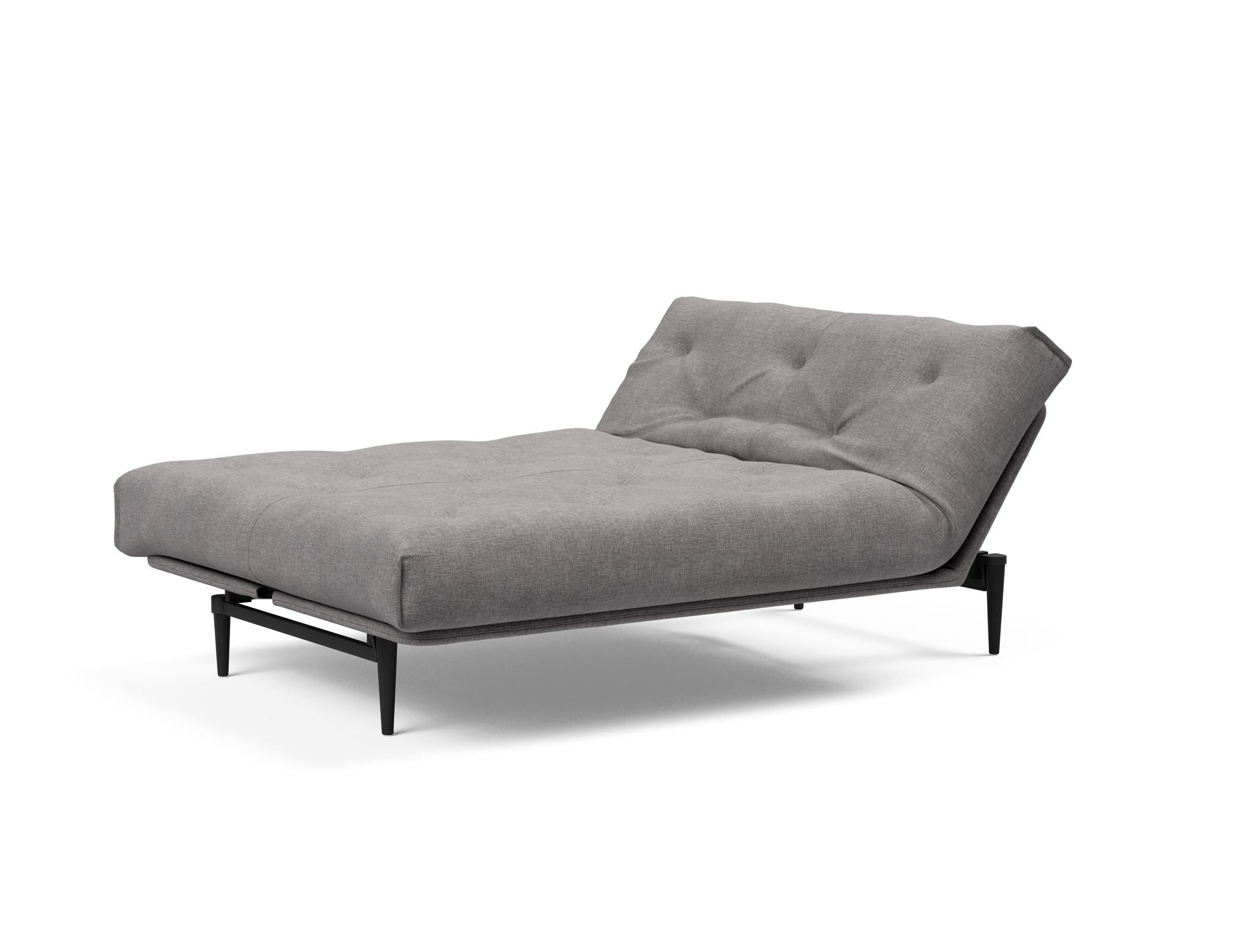 Erleben Sie das Colpus Bettsofa 140 in Nordic Eiche schwarz – ein elegantes Möbelstück, das als Sofa und Bett höchsten Komfort bietet.