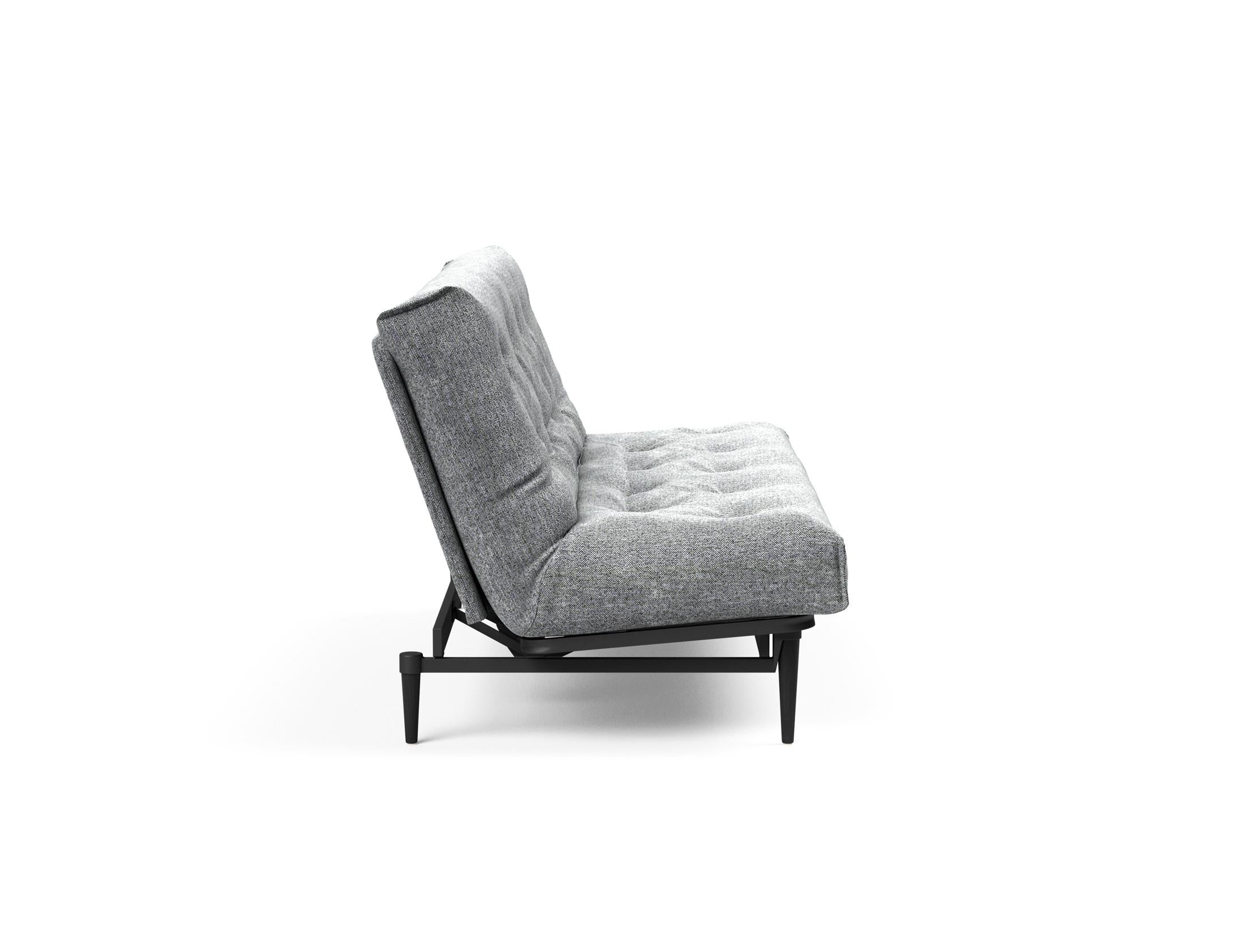 Erleben Sie das stilvolle Colpus Bettsofa 140 in Nordic Eiche schwarz von Innovation Living – ideal für gemütliche Nächte und elegantes Wohnen.