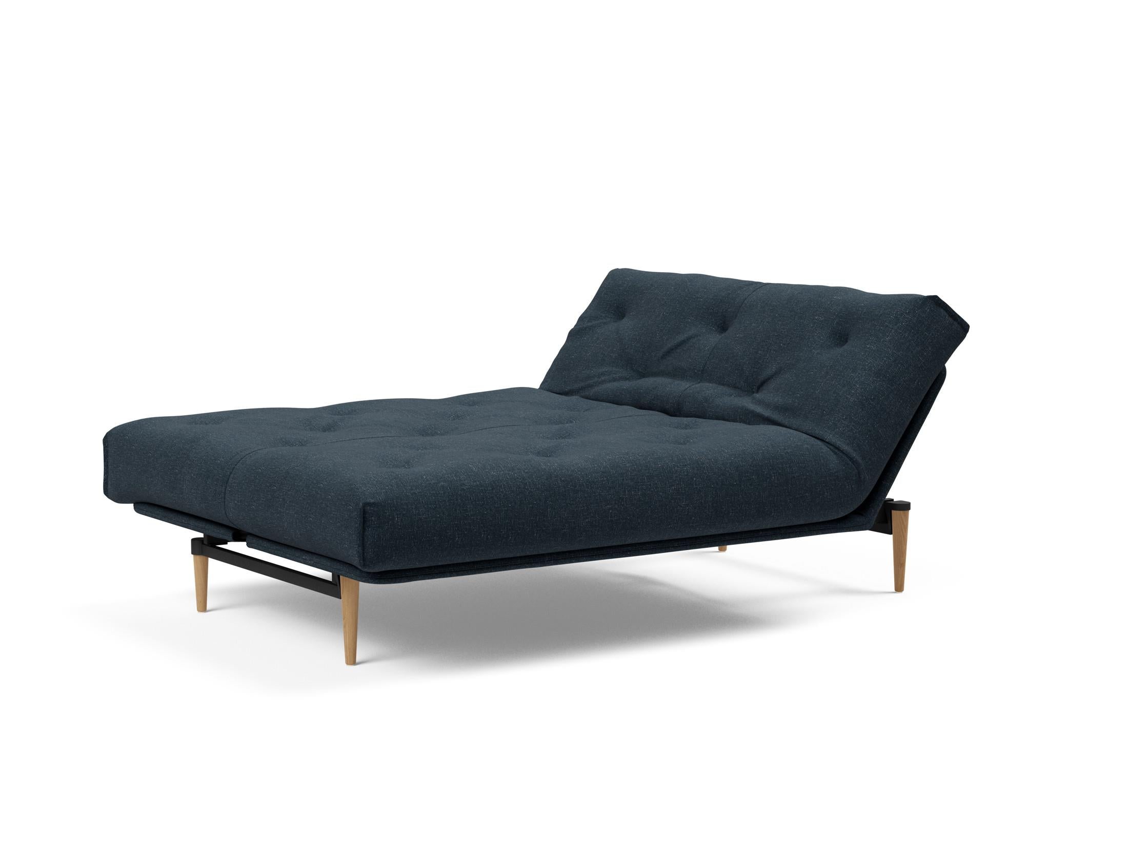 Entdecken Sie das Colpus Bettsofa 140 Nordic: Elegantes Design, weiche Federkernmatratze und abnehmbarer Bezug für optimalen Komfort und Langlebigkeit.