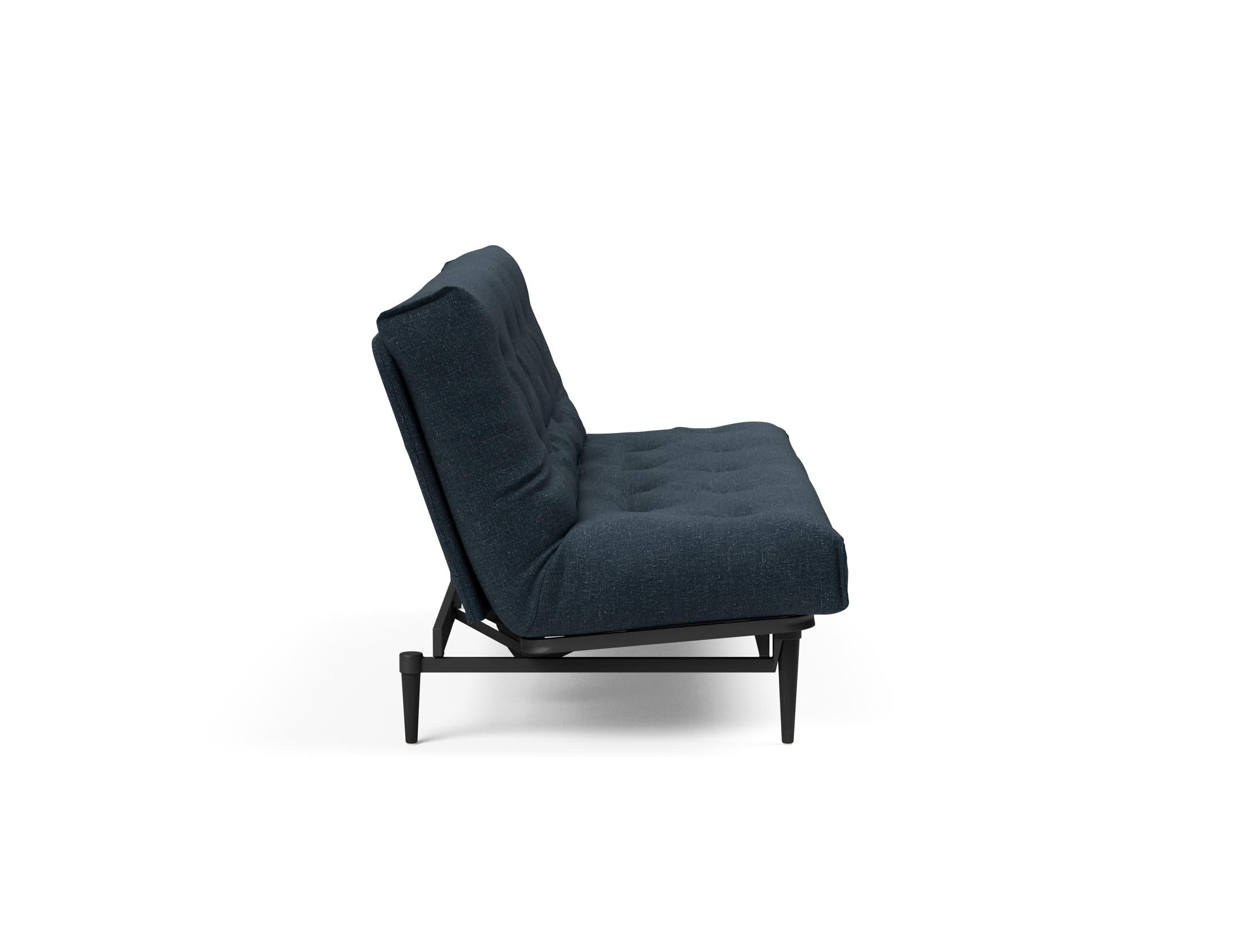Erleben Sie das stilvolle Colpus Bettsofa 140 in Nordic Eiche schwarz von Innovation Living – ideal für gemütliche Nächte und elegantes Wohnen.