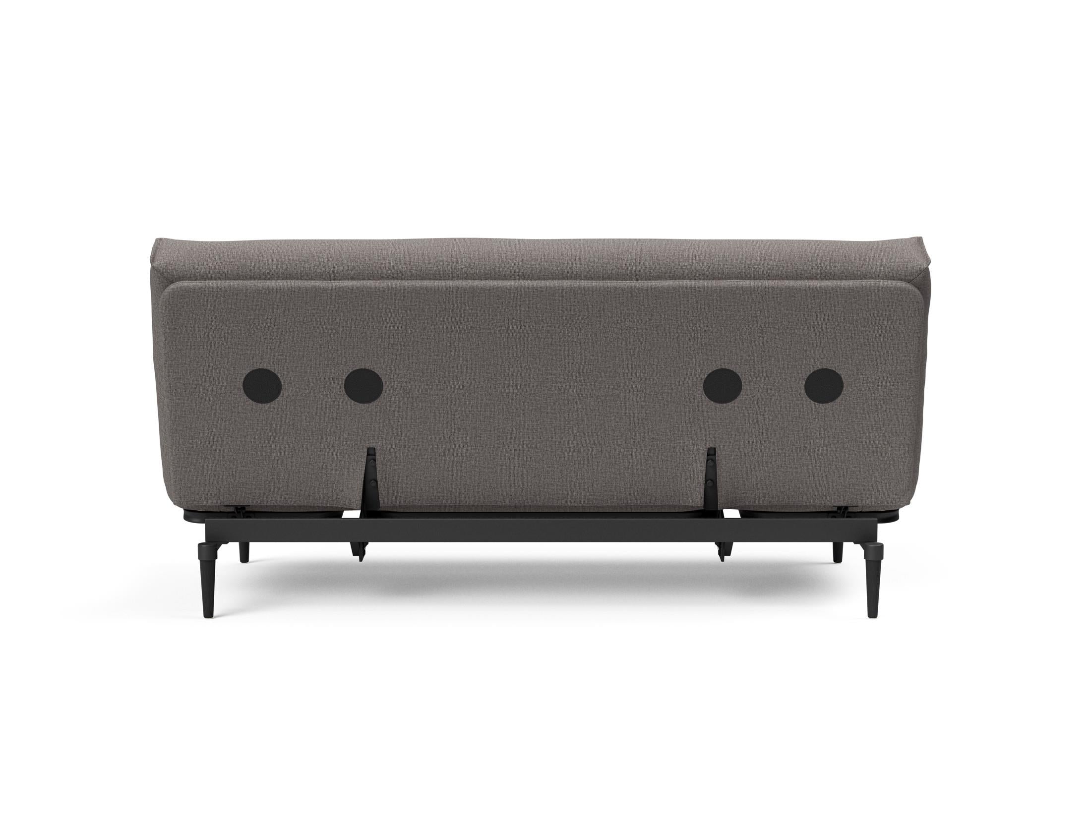 Erleben Sie das stilvolle Colpus Bettsofa 140 in Nordic Eiche schwarz von Innovation Living – ideal für gemütliche Nächte und elegantes Wohnen.