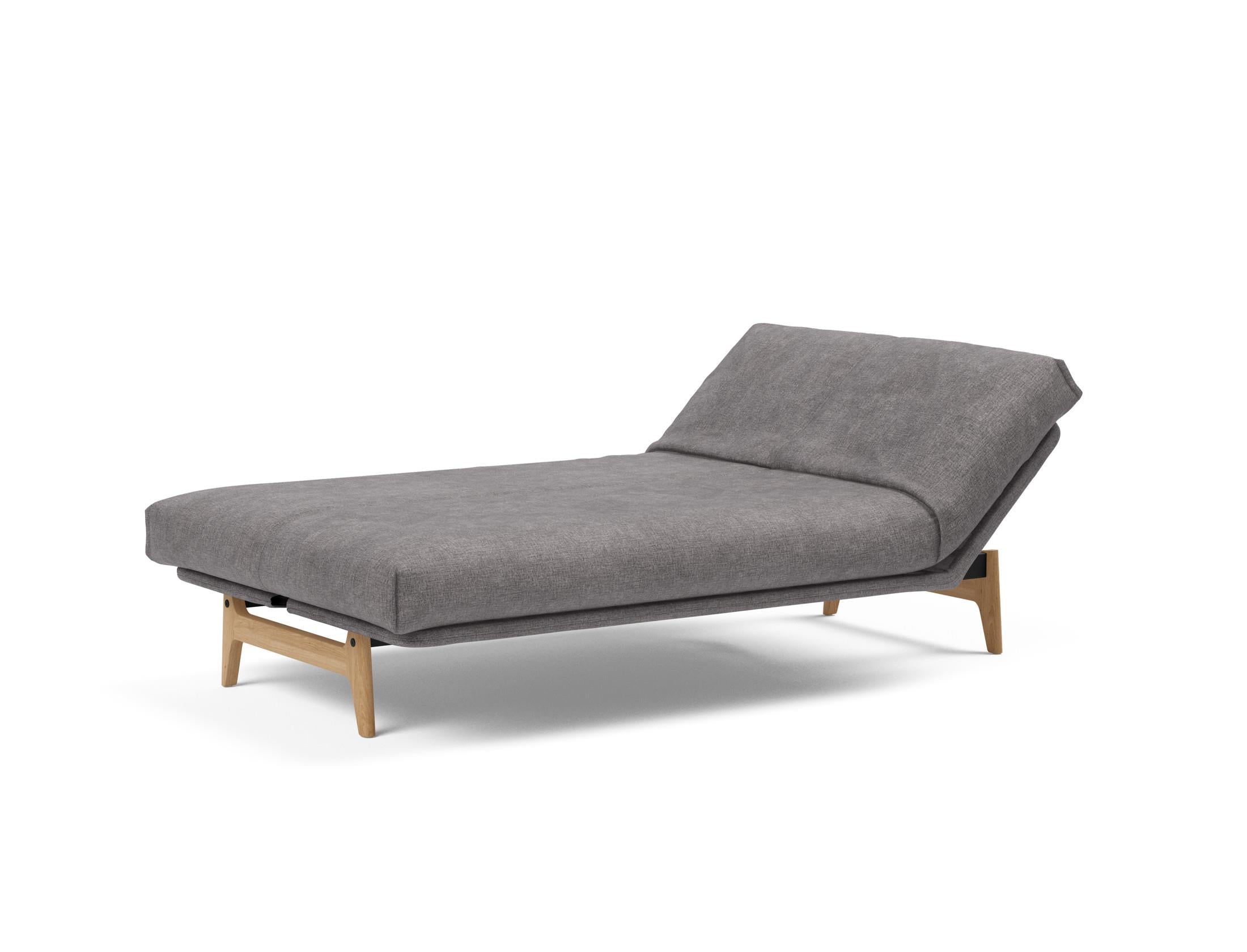 Entdecken Sie das Aslak 120 Bettsofa Nordic Cover: minimalistisches Design, außergewöhnlicher Komfort mit Soft Spring-Matratze und nachhaltiger Qualität.