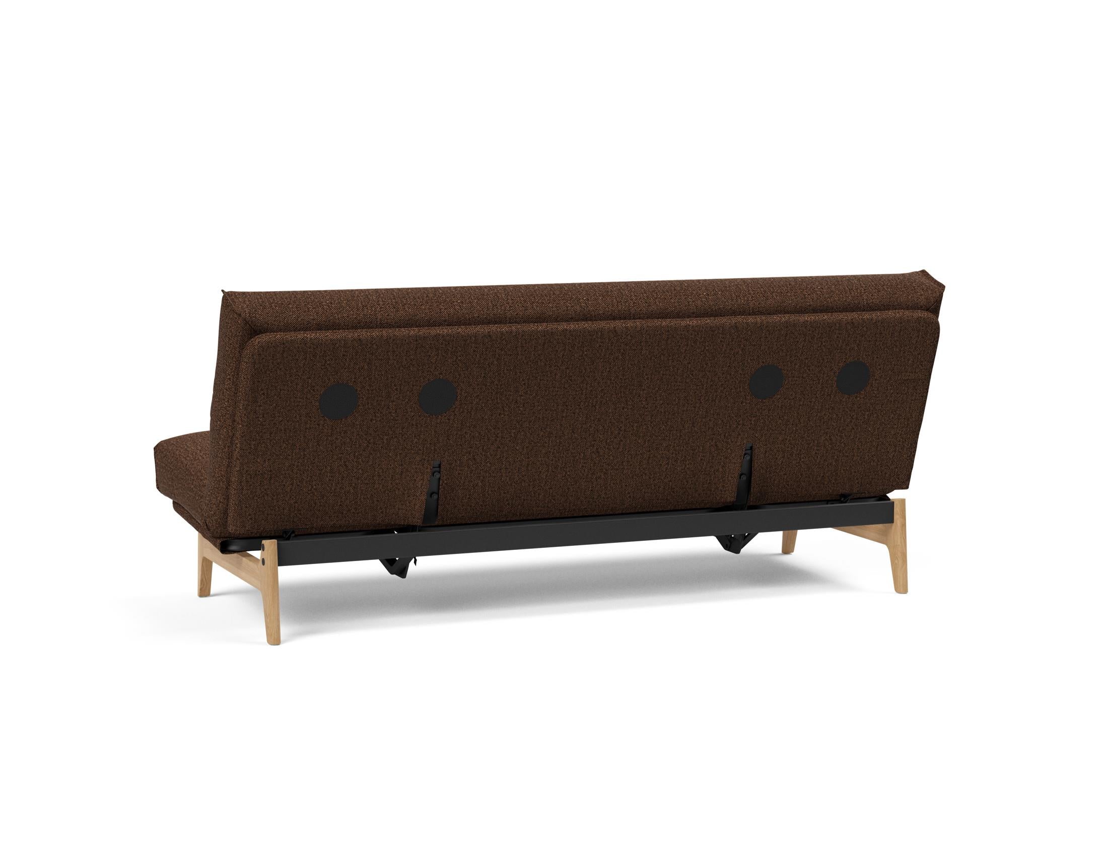 Entdecken Sie das Aslak 120 Bettsofa Nordic Cover: minimalistisches Design, außergewöhnlicher Komfort mit Soft Spring-Matratze und nachhaltiger Qualität.