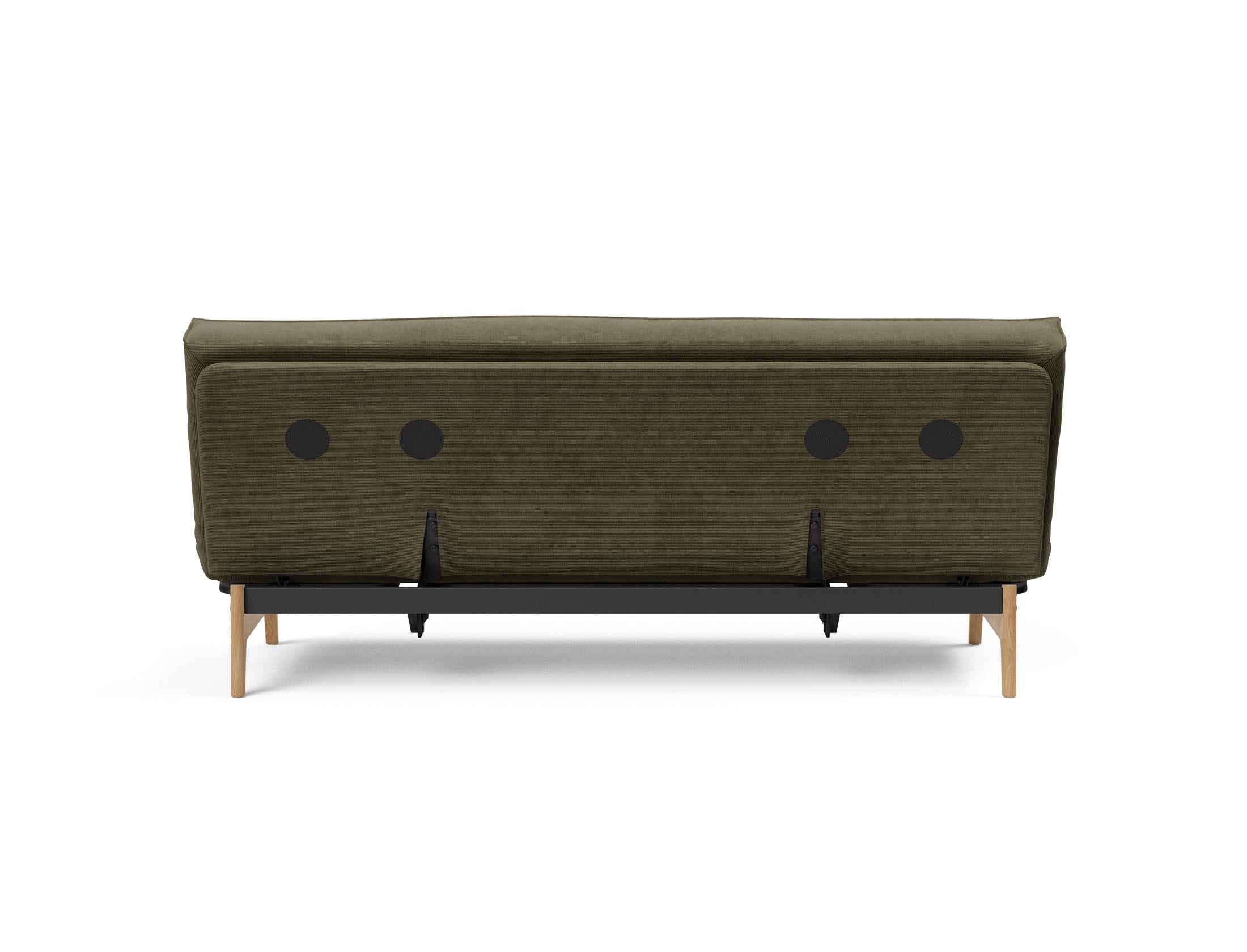 Entdecken Sie das Aslak 120 Bettsofa mit elegantem Sharp Plus Bezug und innovativem Soft Spring – ideal für gemütliche Nächte und modernes Wohndesign.